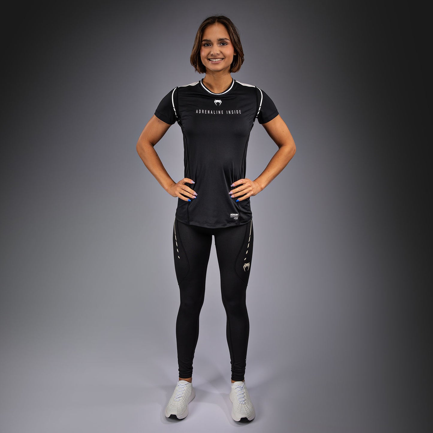 Venum Adrenaline Women's ドライテックTシャツ – ブラック/アイボリー