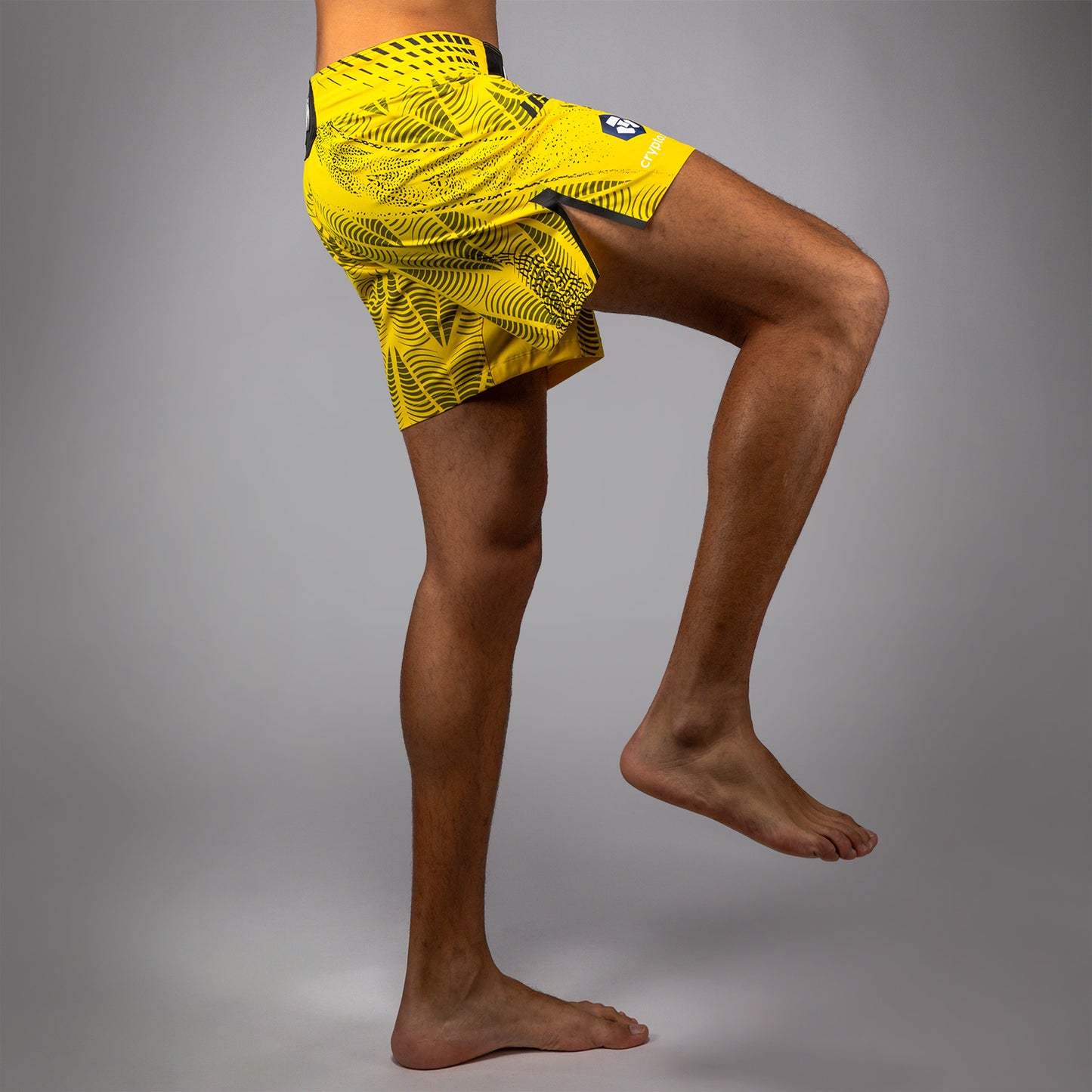 UFC Zenith by Venum Authentic Fight Night ショートフィットファイトショーツ メンズ - イエロー