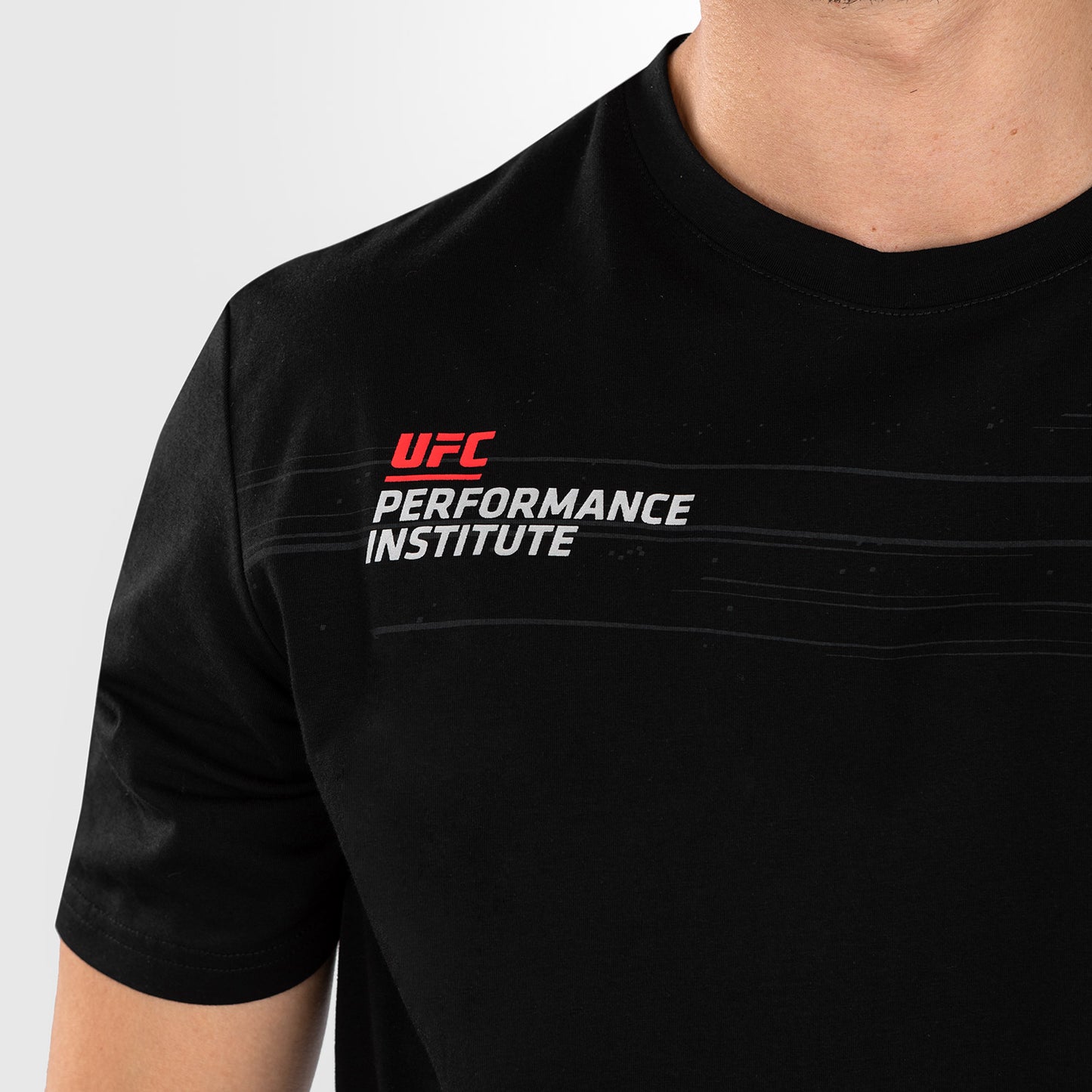 UFC Venum Performance Institute 2.0 メンズTシャツ - ブラック／レッド