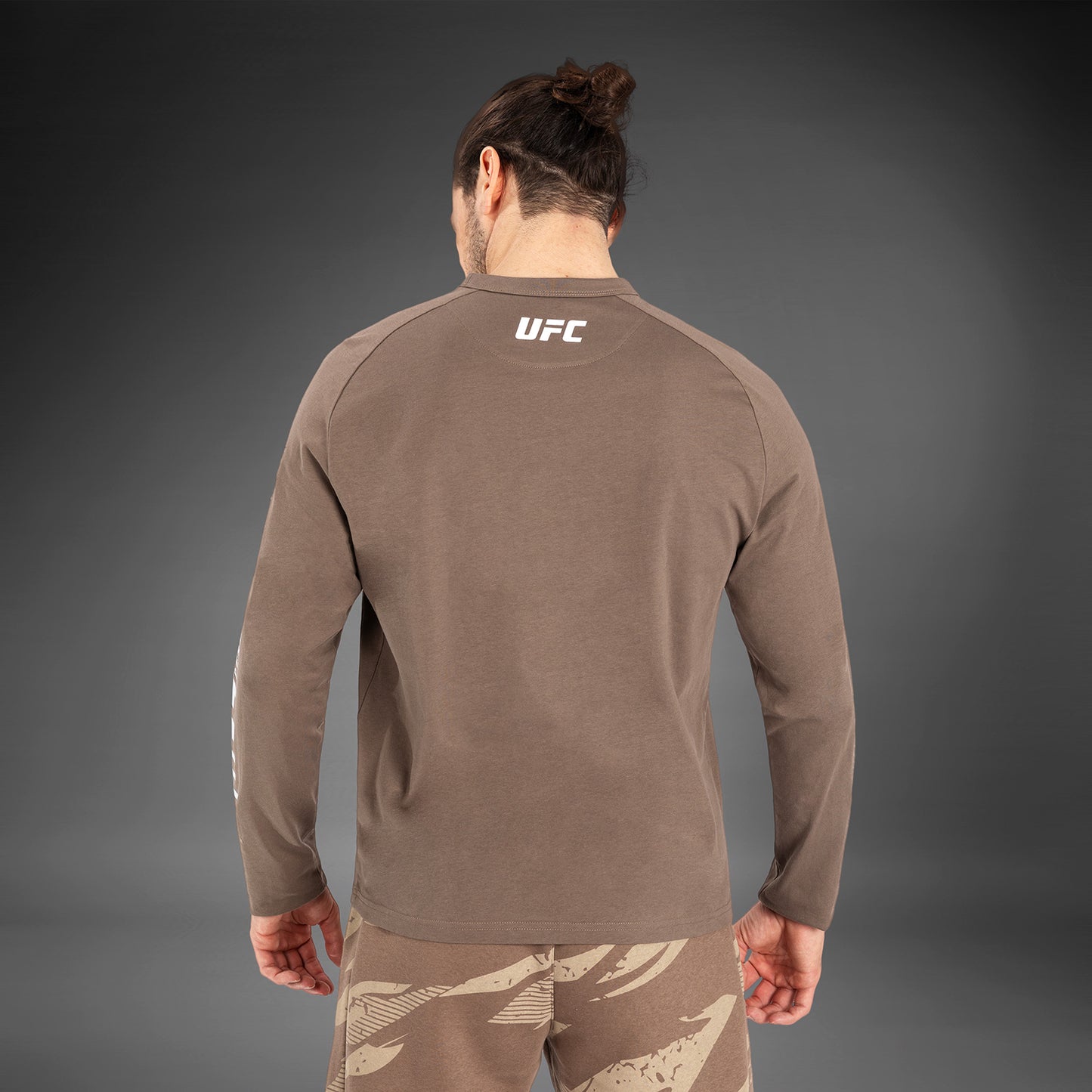 UFC Adrenaline By Venum Fight Week - メンズロングスリーブTシャツ - Bronze