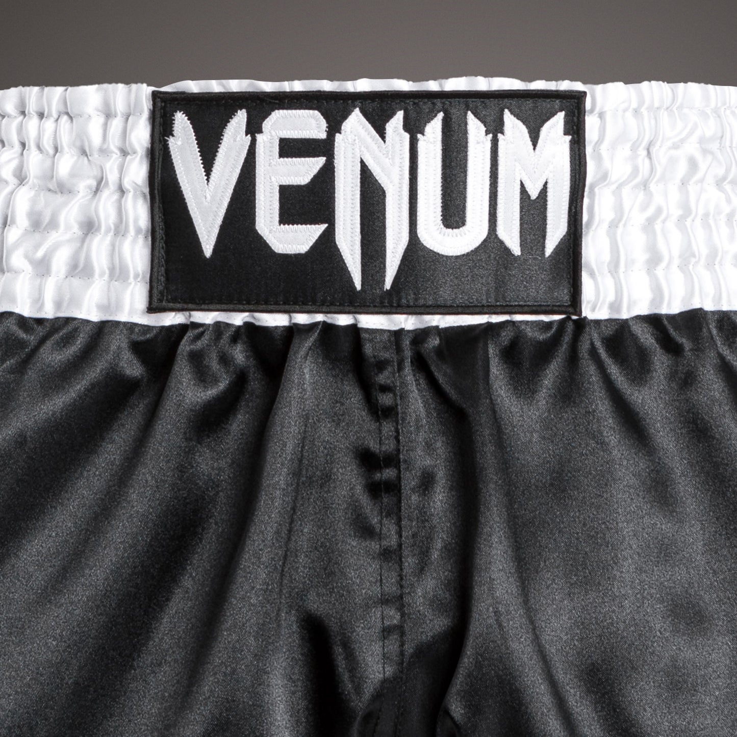 Venum Classic - ヴェナム・クラシック - ムエタイ・ショート ホワイト／ブラック／ホワイト