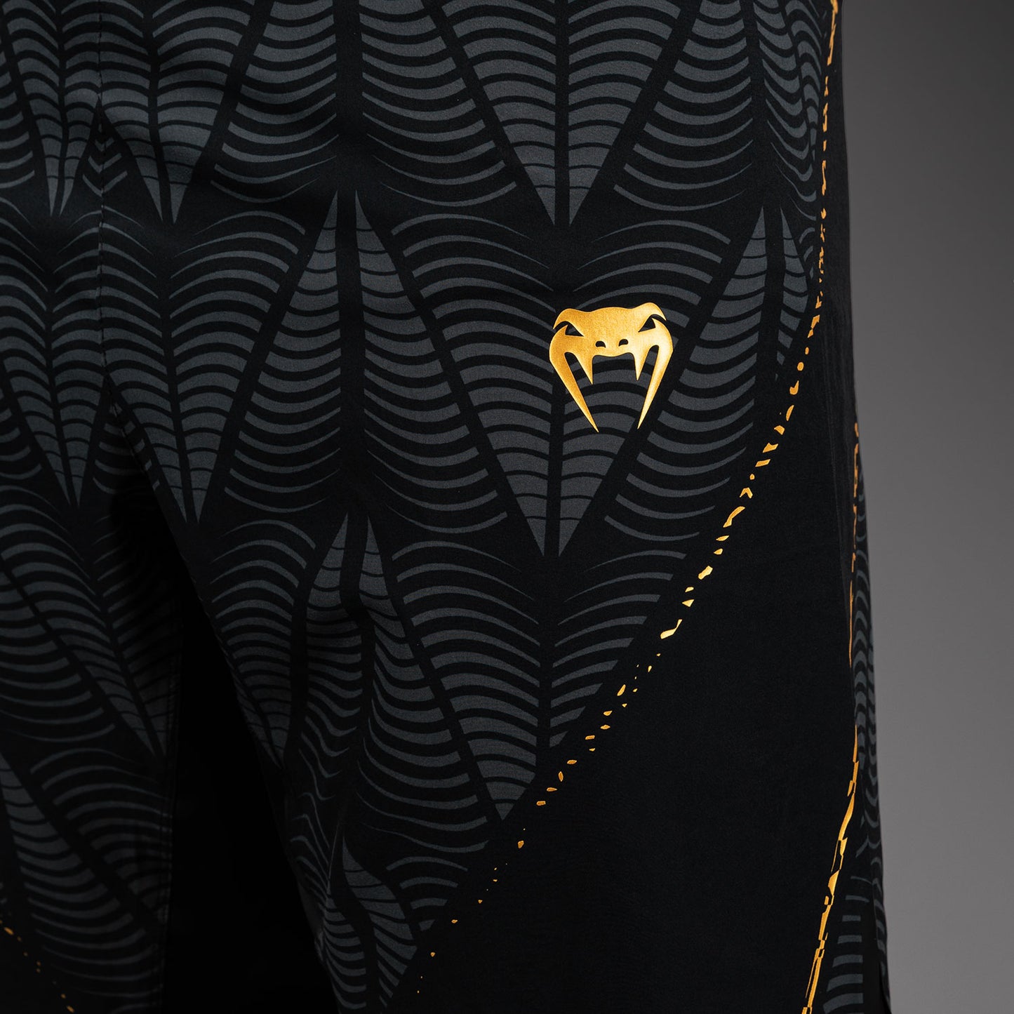 UFC Zenith by Venum Authentic Fight Night ロングフィットファイトショーツ メンズ - チャンピオン