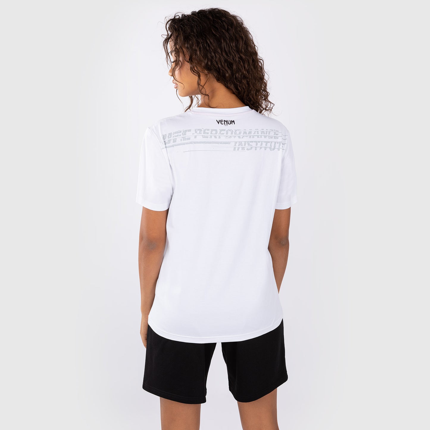UFC Performance Institute 2.0 女性用Tシャツ - ホワイト