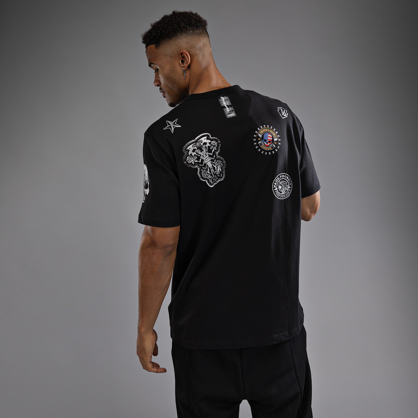 Venum x TEKKEN 8 - Paul Phoenix Tシャツ - ブラック