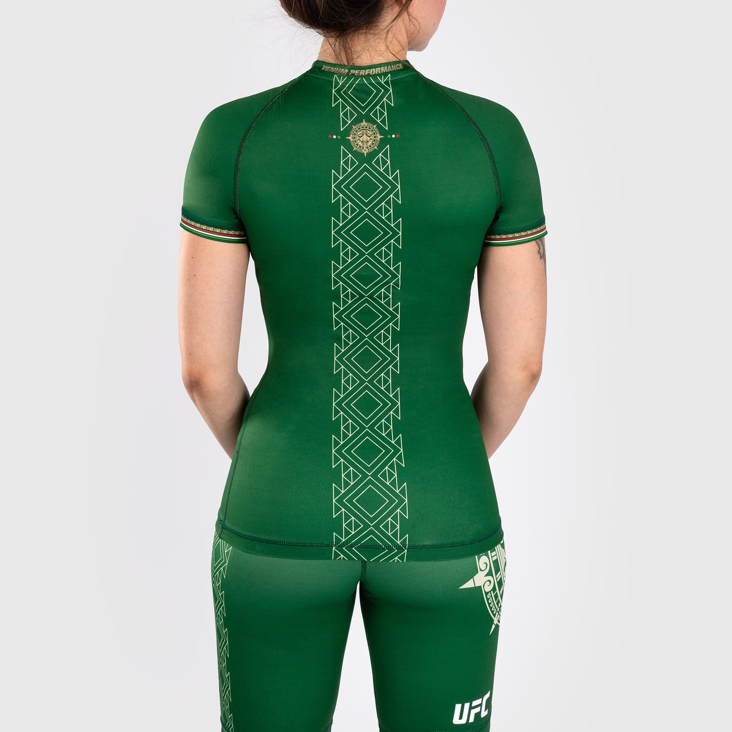 Noche UFC by Venum Authentic Fight Night 女性用パフォーマンス半袖ラッシュガード - グリーン