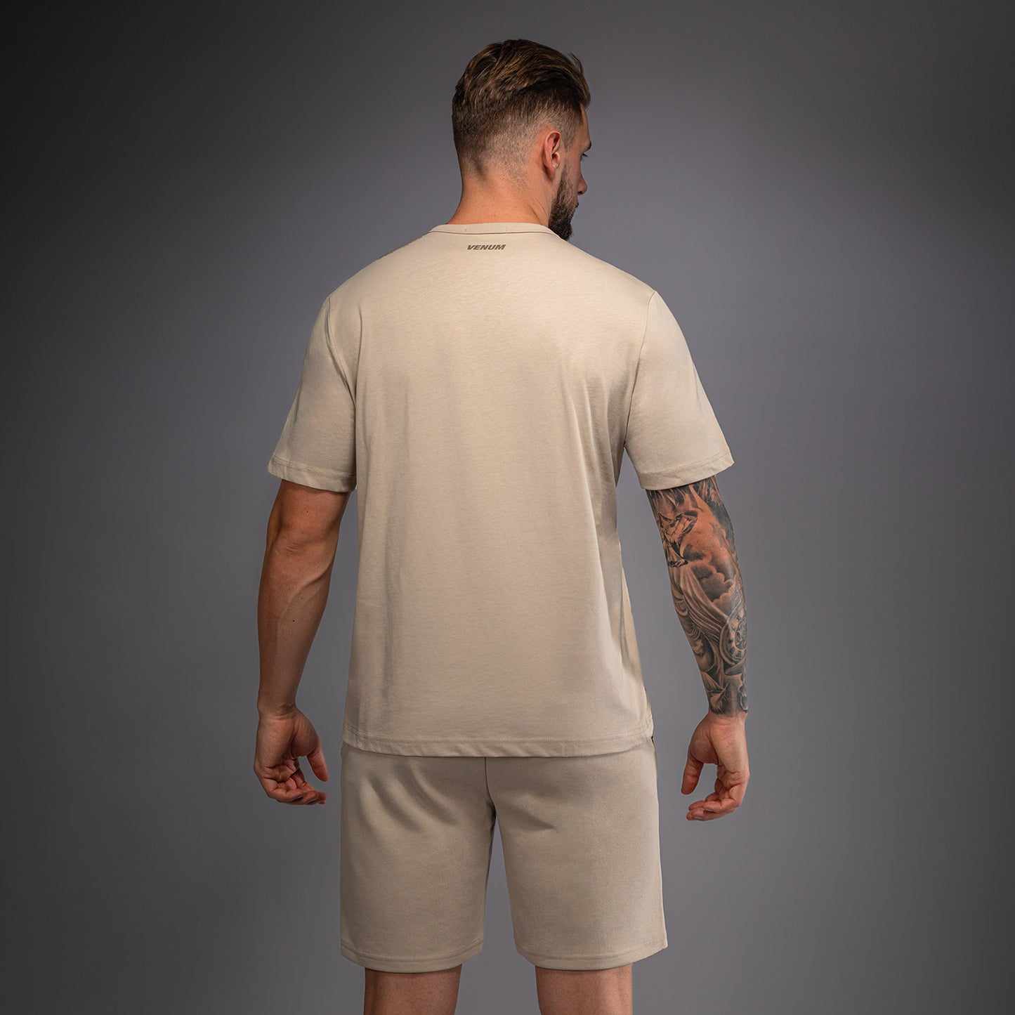 Venum Giant 3D Tシャツ – ライトベージュ