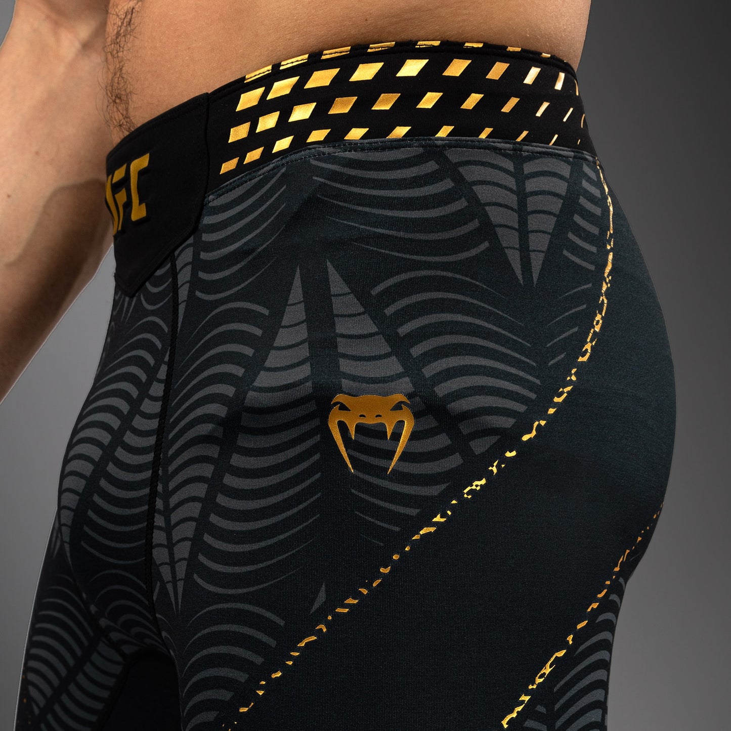UFC Zenith by Venum Authentic Fight Night ヴァレトゥードショーツ メンズ - チャンピオン