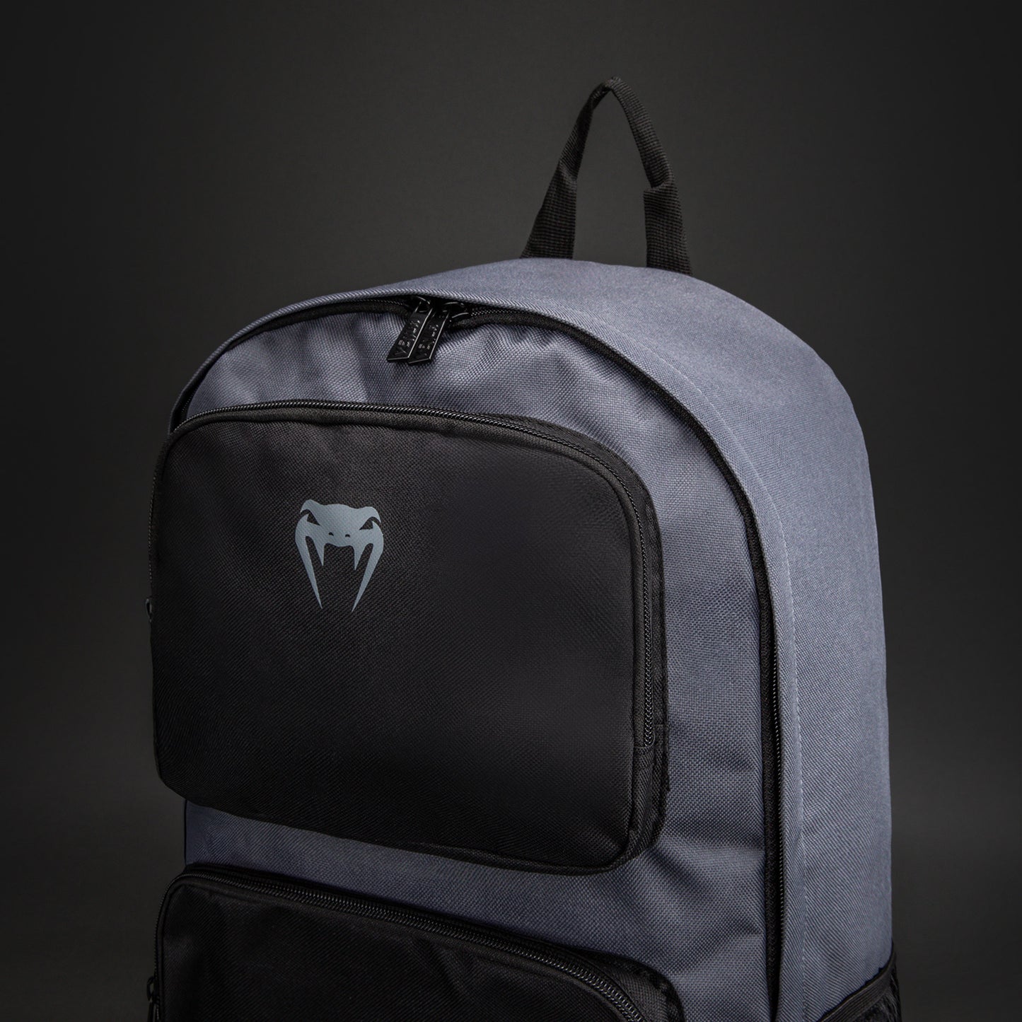 Venum Essential スポーツバッグ (24L) - グレー/ブラック