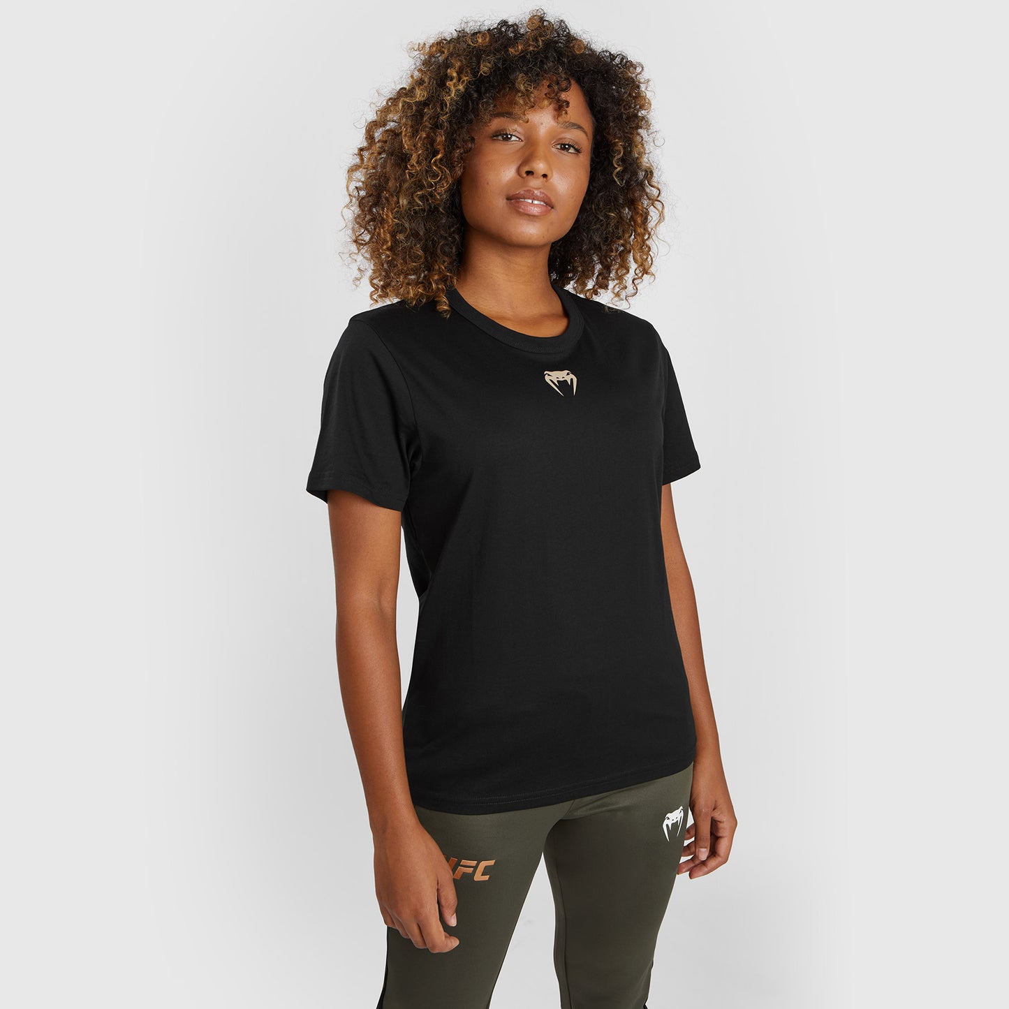 UFC Adrenaline by Venum Fight Week 女性用半袖コットンTシャツ - ブラック