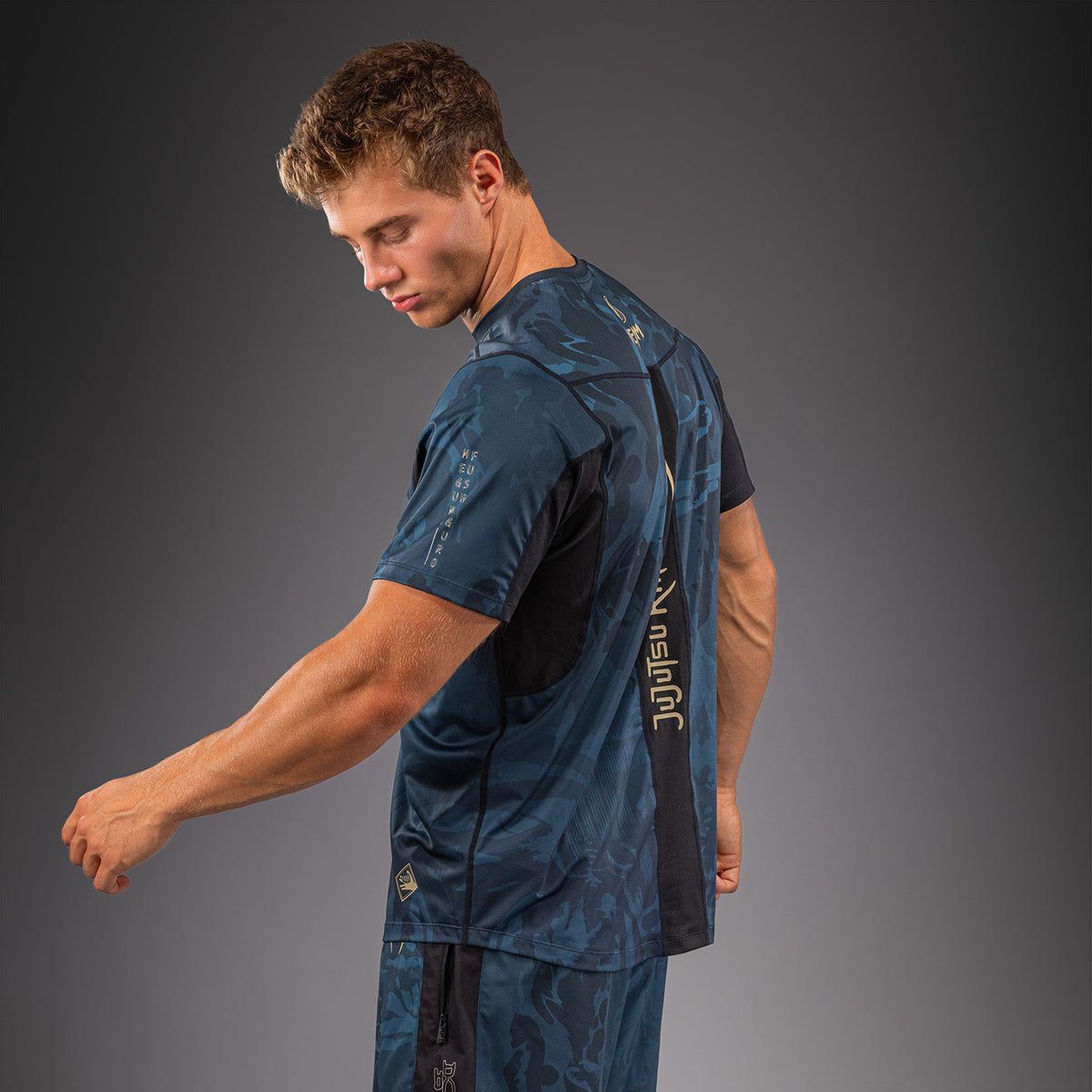 Jujutsu Kaisen x Venum Fushiguro ドライテックTシャツ – オーシャングリーン