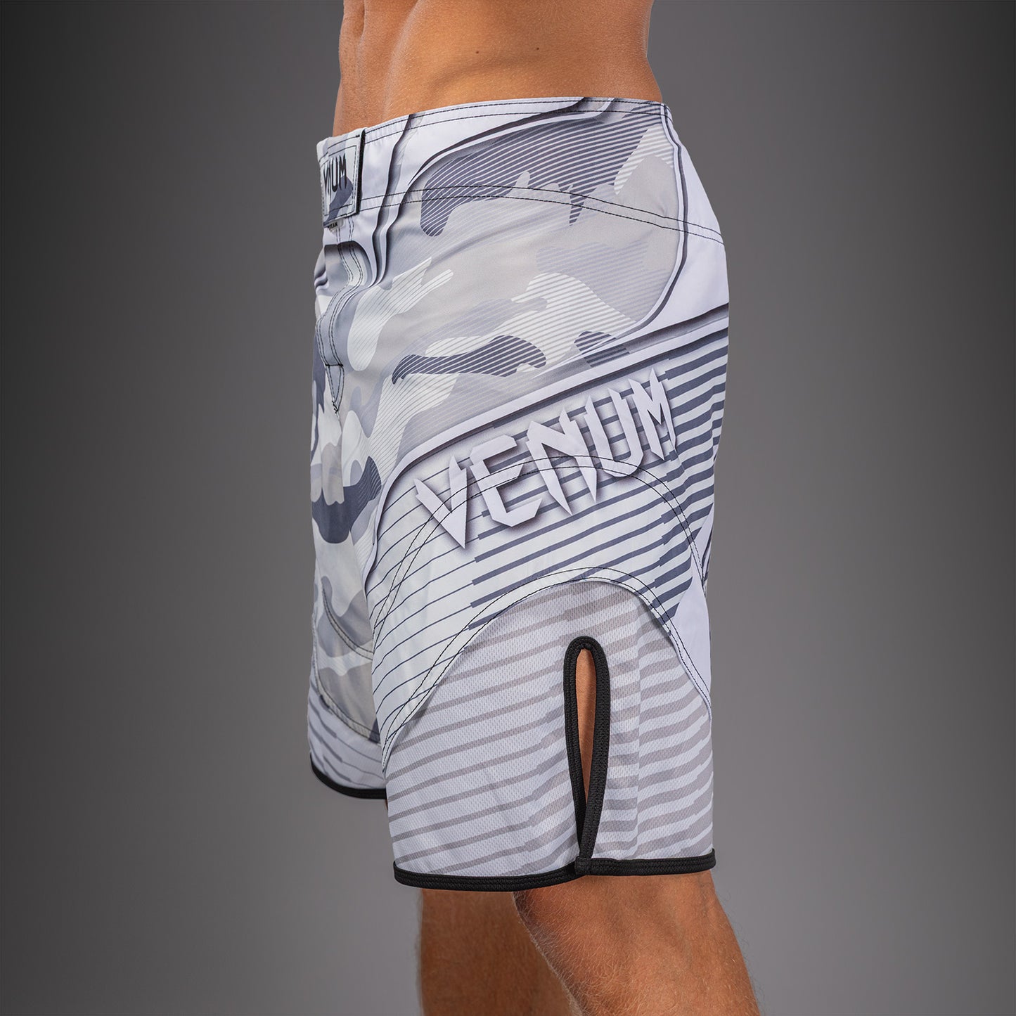 Venum Camo Hero ファイトショーツ - ホワイト/ライトグレー