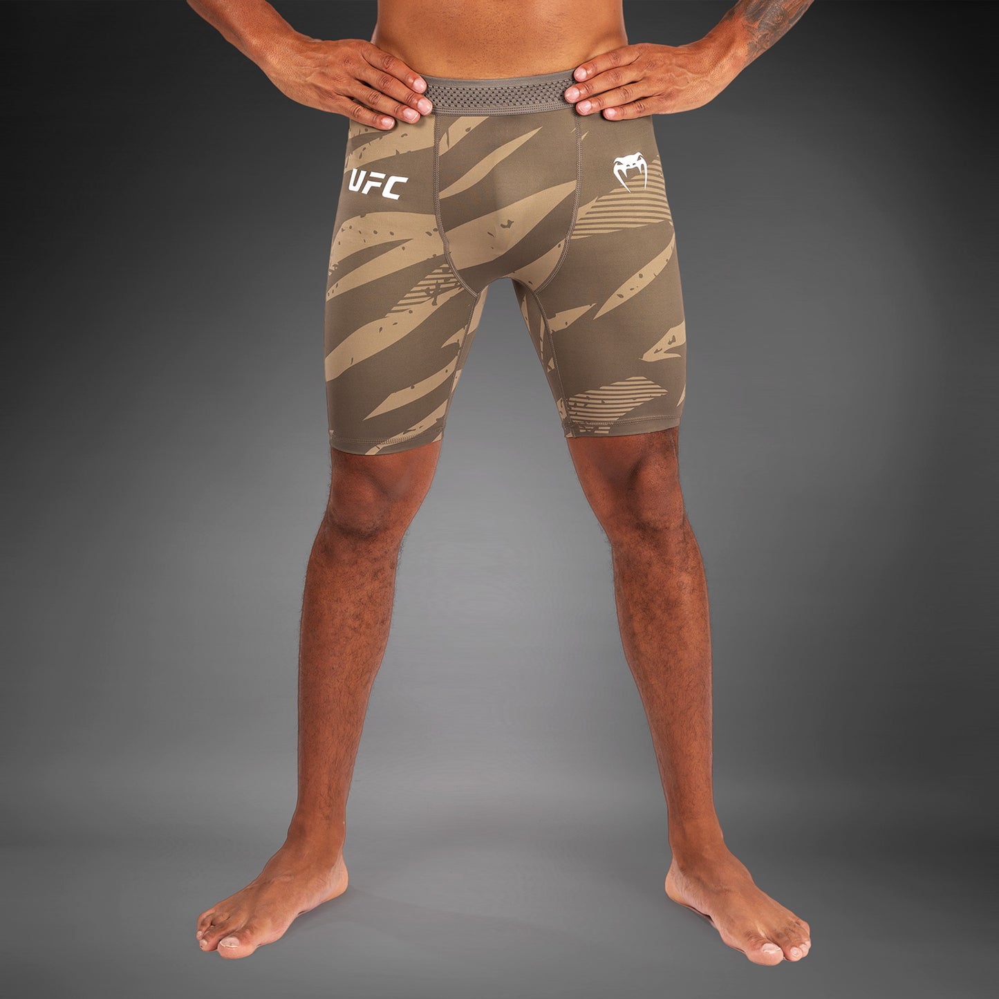 UFC Adrenaline By Venum Fight Week メンズベールチュドショート - Desert Camo