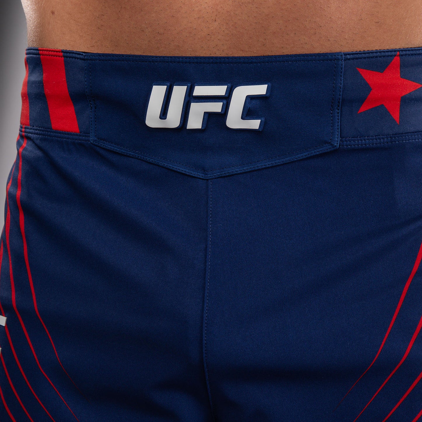 UFC Freedom 250 by Venum メンズ Custom Authentic Fight Night ファイトショーツ ショートフィット - ブルー