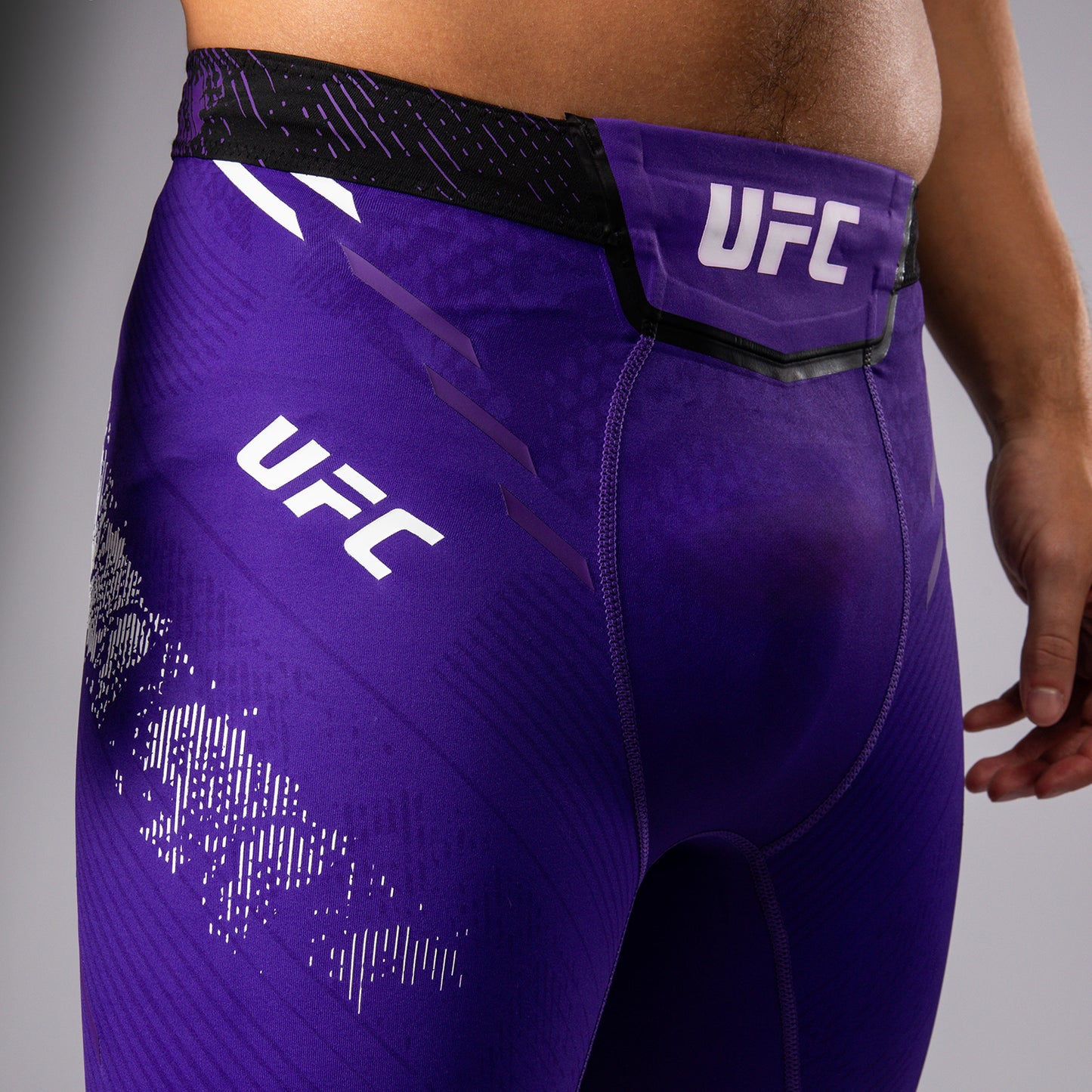 UFC Adrenaline by Venum Authentic Fight Night ヴァレトゥードショーツ（男性用） - パープル