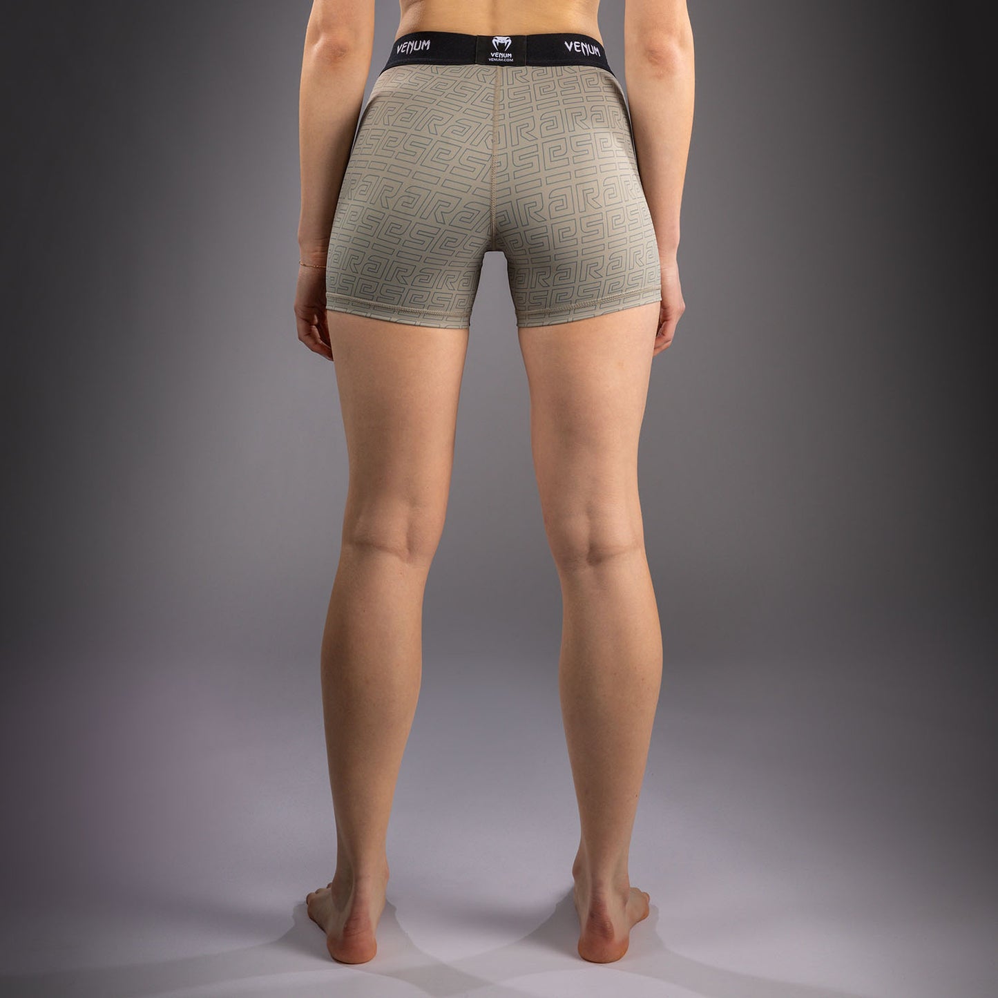Venum x Ares 2.0 レディース トレーニングショーツ – サンド