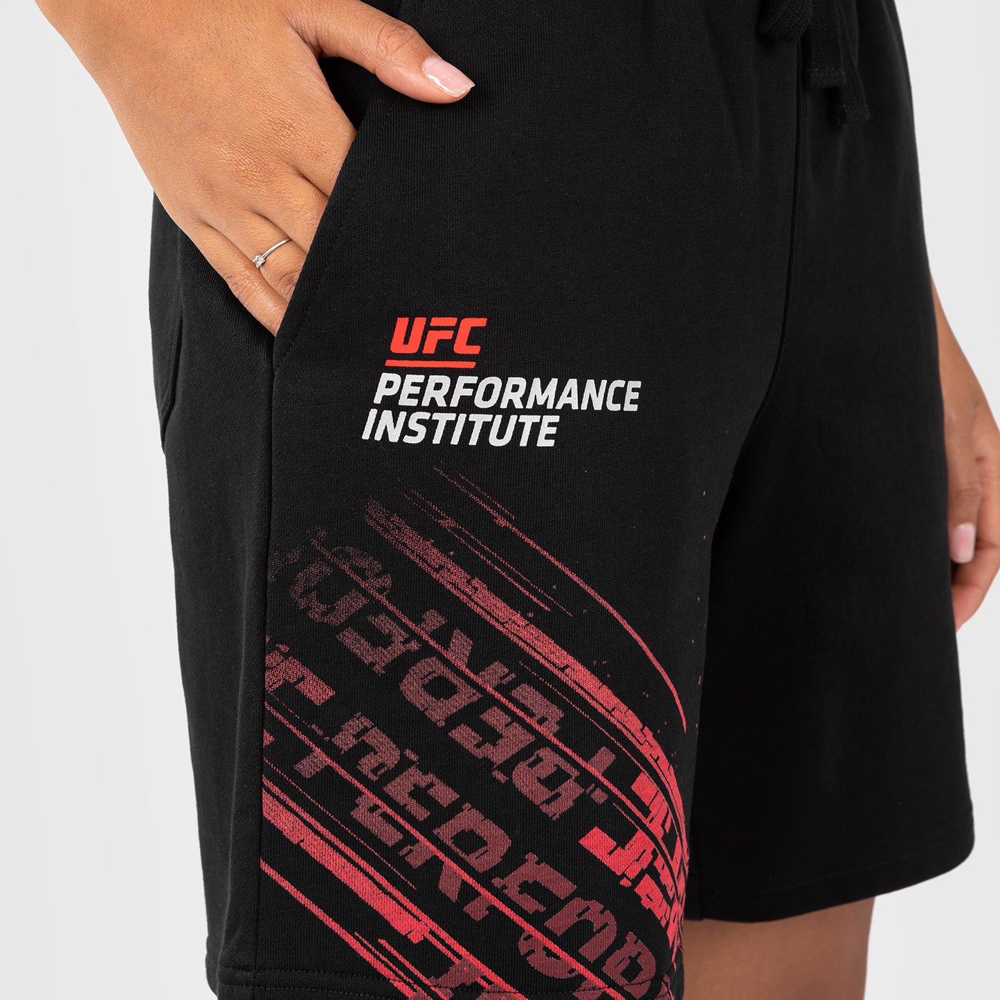 UFC Venum Performance Institute 2.0 ウィメンズ・パフォーマンス・ショートパンツ - ブラック／レッド