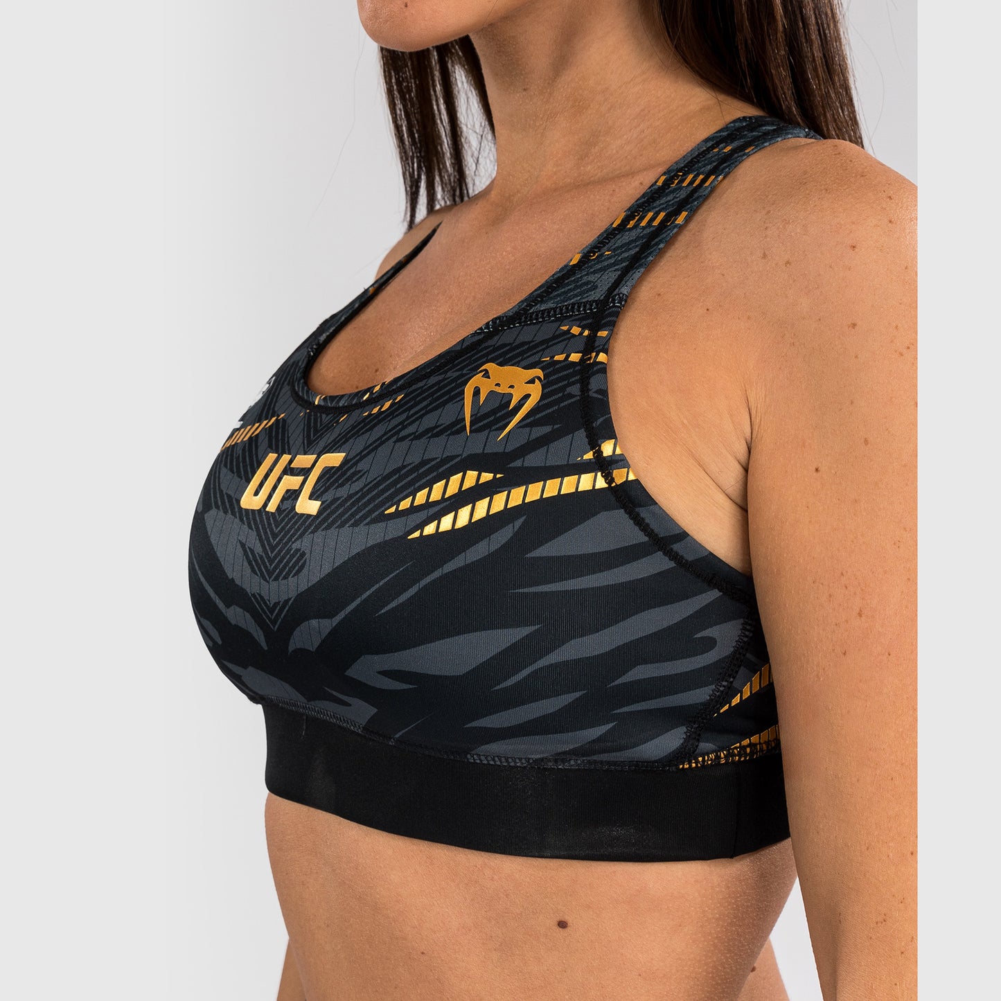 UFC Fusion by Venum Authentic Fight Night スポーツブラ（女性用） - チャンピオン