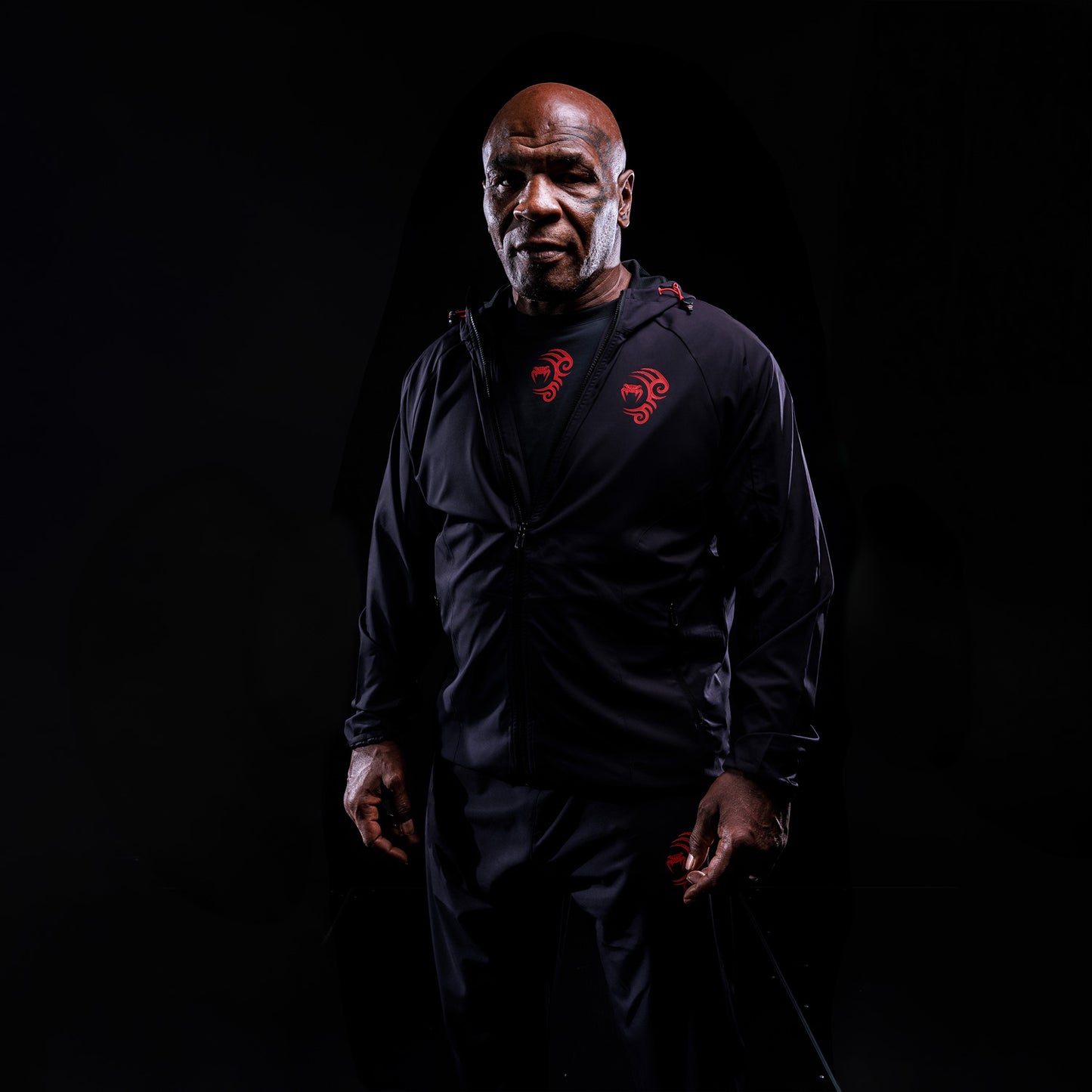 Venum x Mike Tyson Tiger トラックジャケット - ディープディープブラック/インテンスレッド