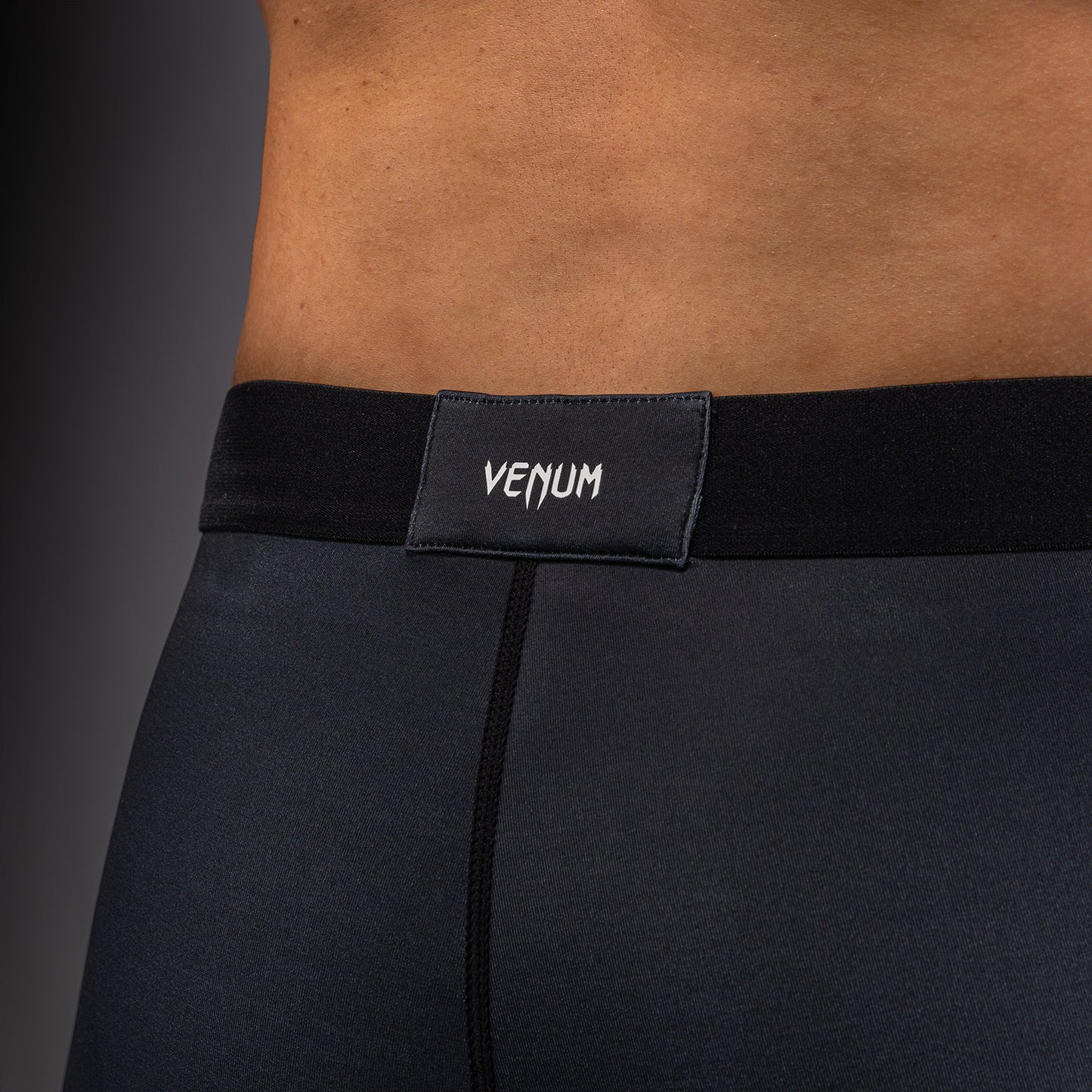 Venum Streamline コンプレッションショーツ – ブラック/ホワイト
