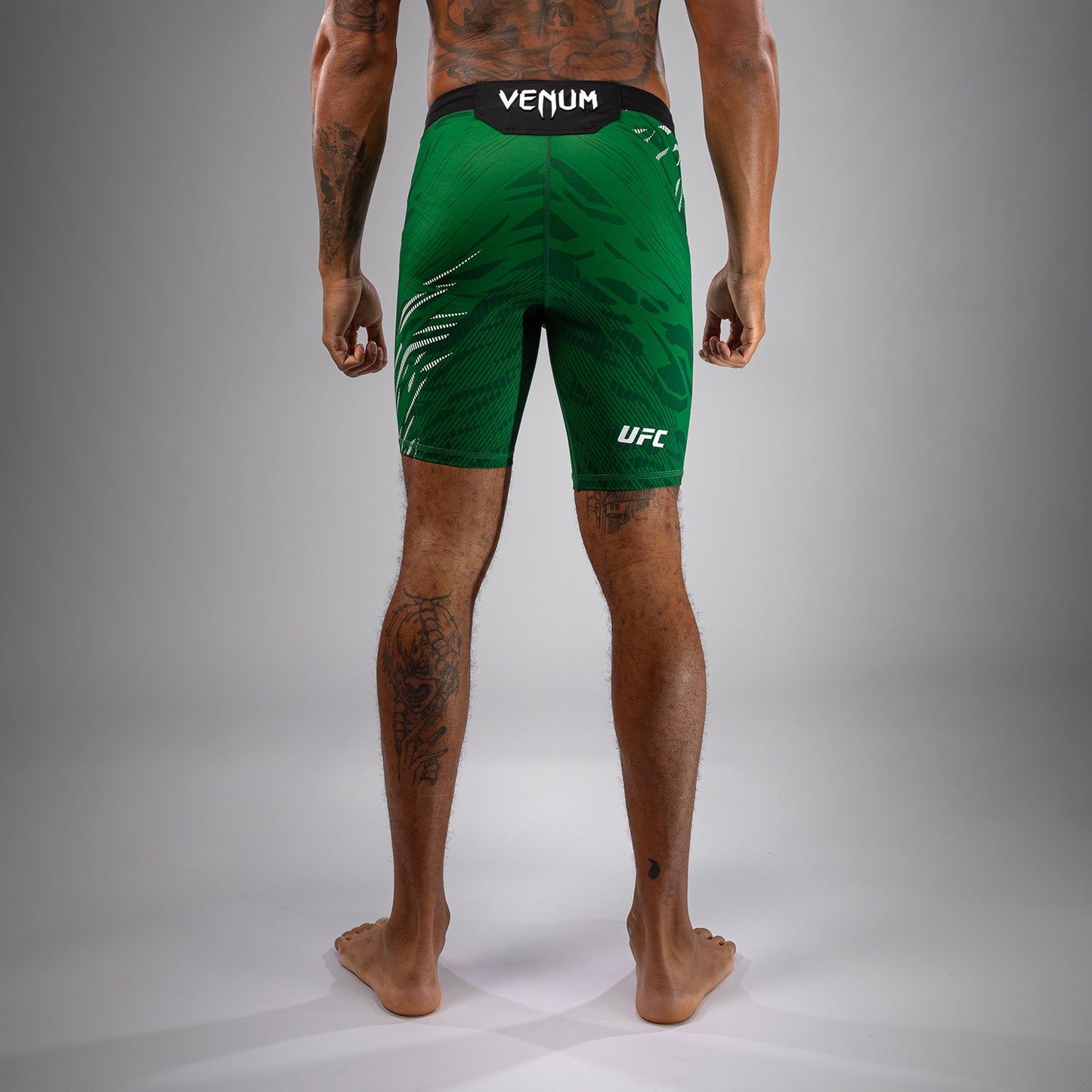 UFC Fusion by Venum Authentic Fight Night ヴァレトゥードショーツ（男性用） - グリーン