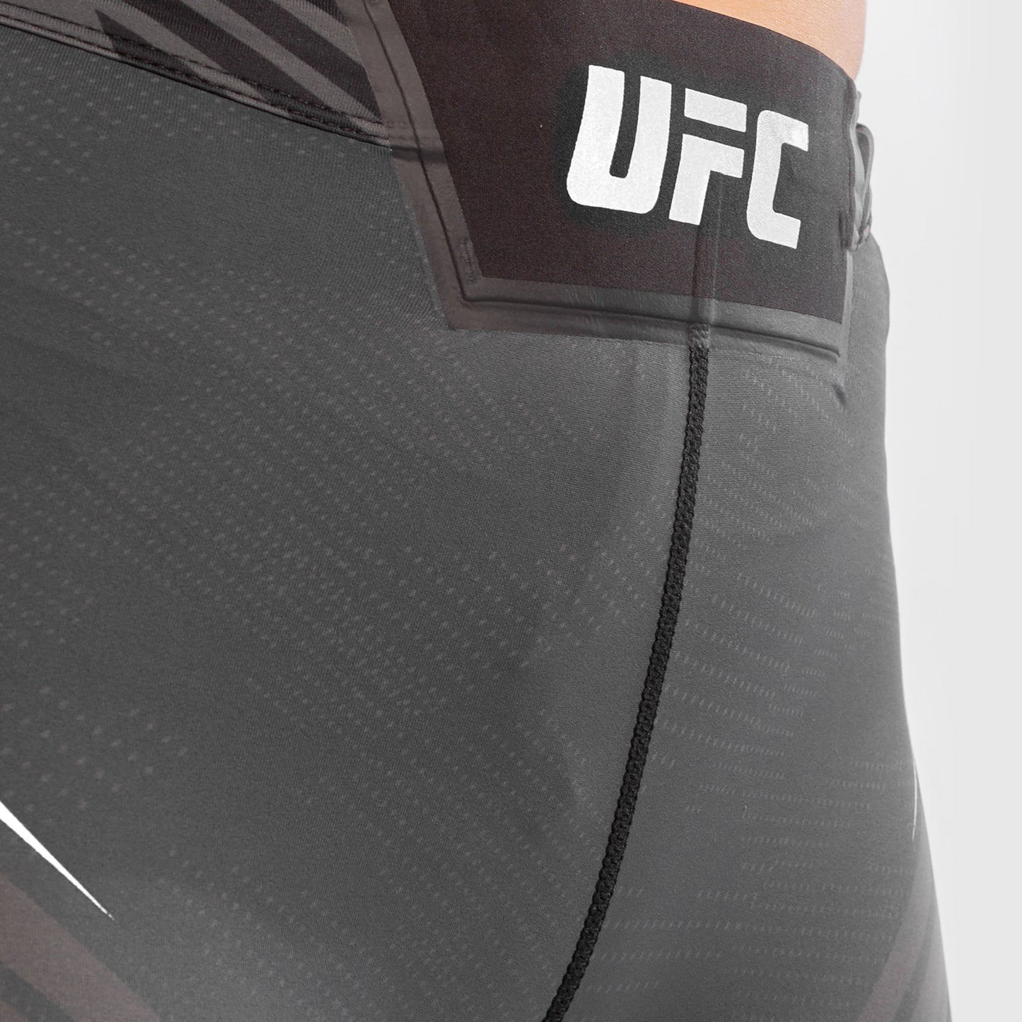 UFC VENUM本物のファイトナイトウィメンズバーリトゥーショート-ロングフィット - 黒チャンピオン
