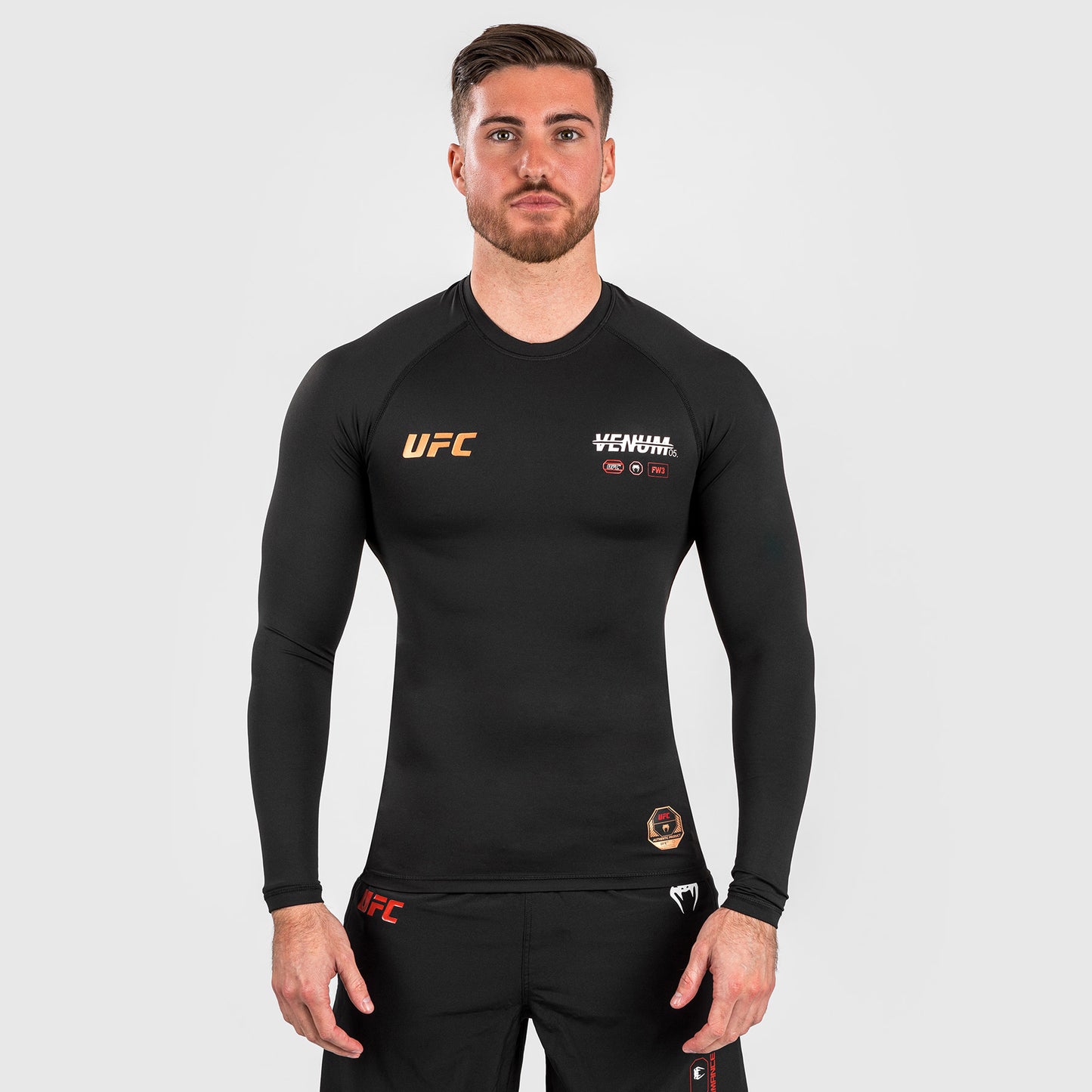UFC Adrenaline by Venum Fight Week メンズ・パフォーマンス・ロングスリーブ・ラッシュガード - ブラック