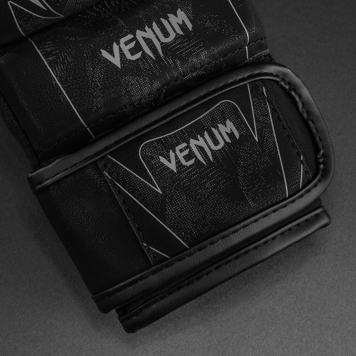 Venum Amazonia Reborn MMAスパーリンググローブ - ブラック/グレー