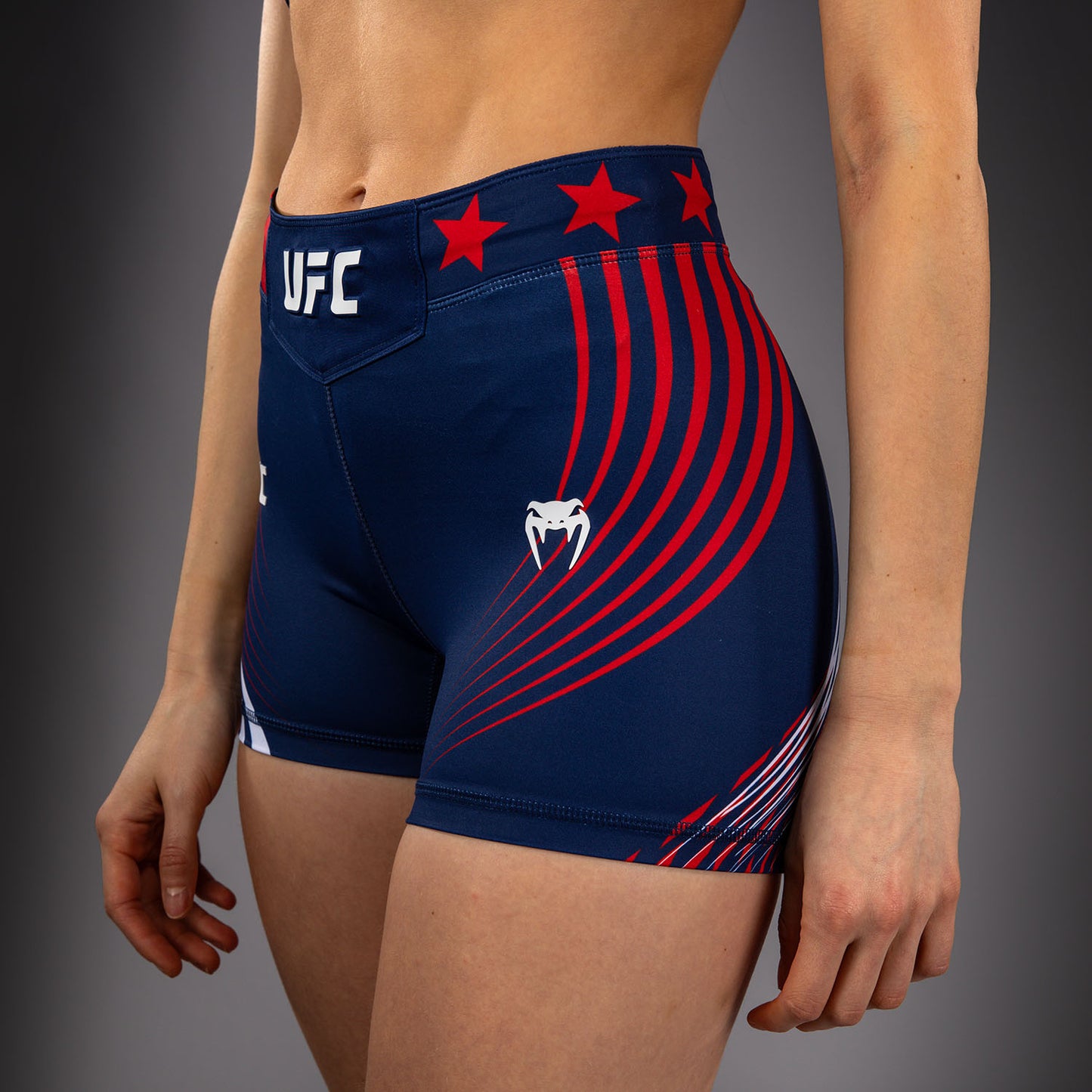 UFC Freedom 250 by Venum レディース Authentic ヴァーリトゥード ショーツ ショートフィット - ブルー