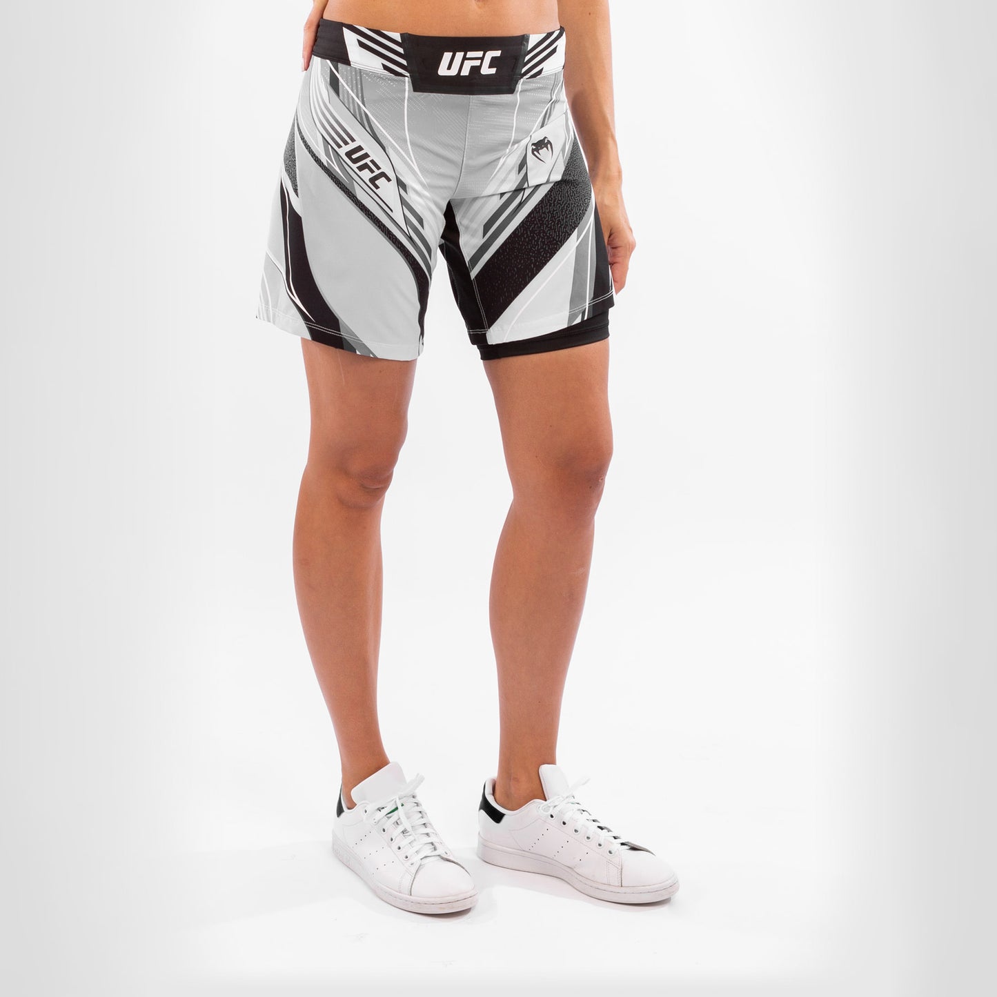 UFC VENUM本物のファイトナイトウィメンズショート-ロングフィット - 白い