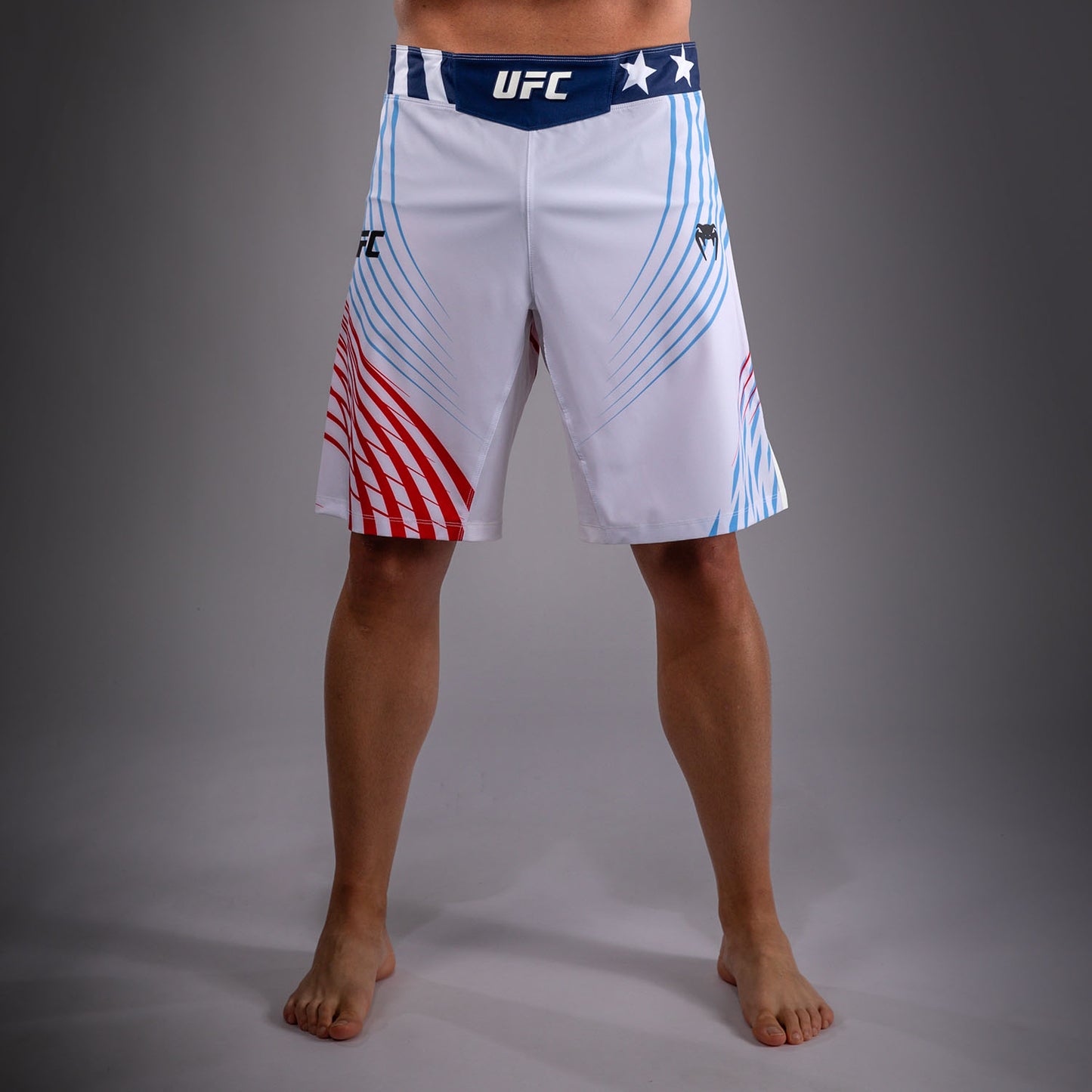 UFC Freedom 250 by Venum メンズ Custom Authentic Fight Night ファイトショーツ ロングフィット - ホワイト