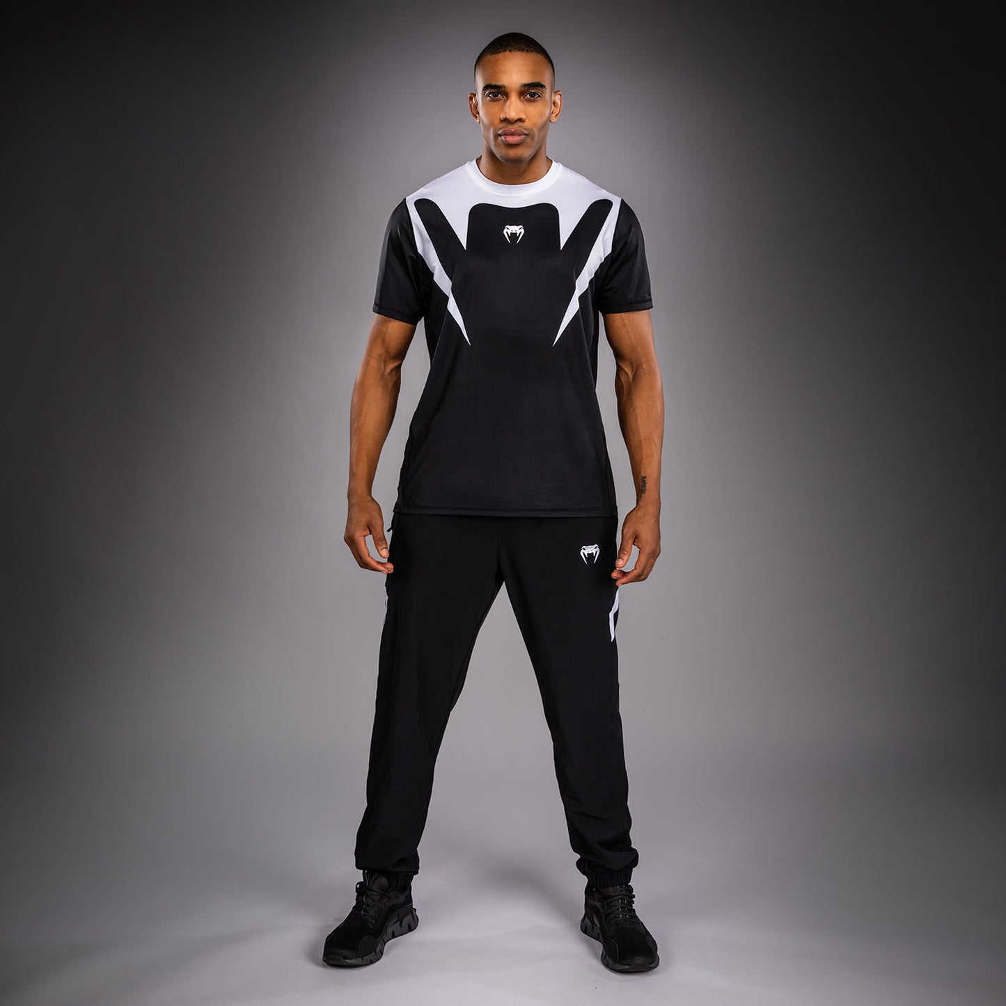 Venum Attack 90 ドライテックTシャツ – ホワイト/ブラック