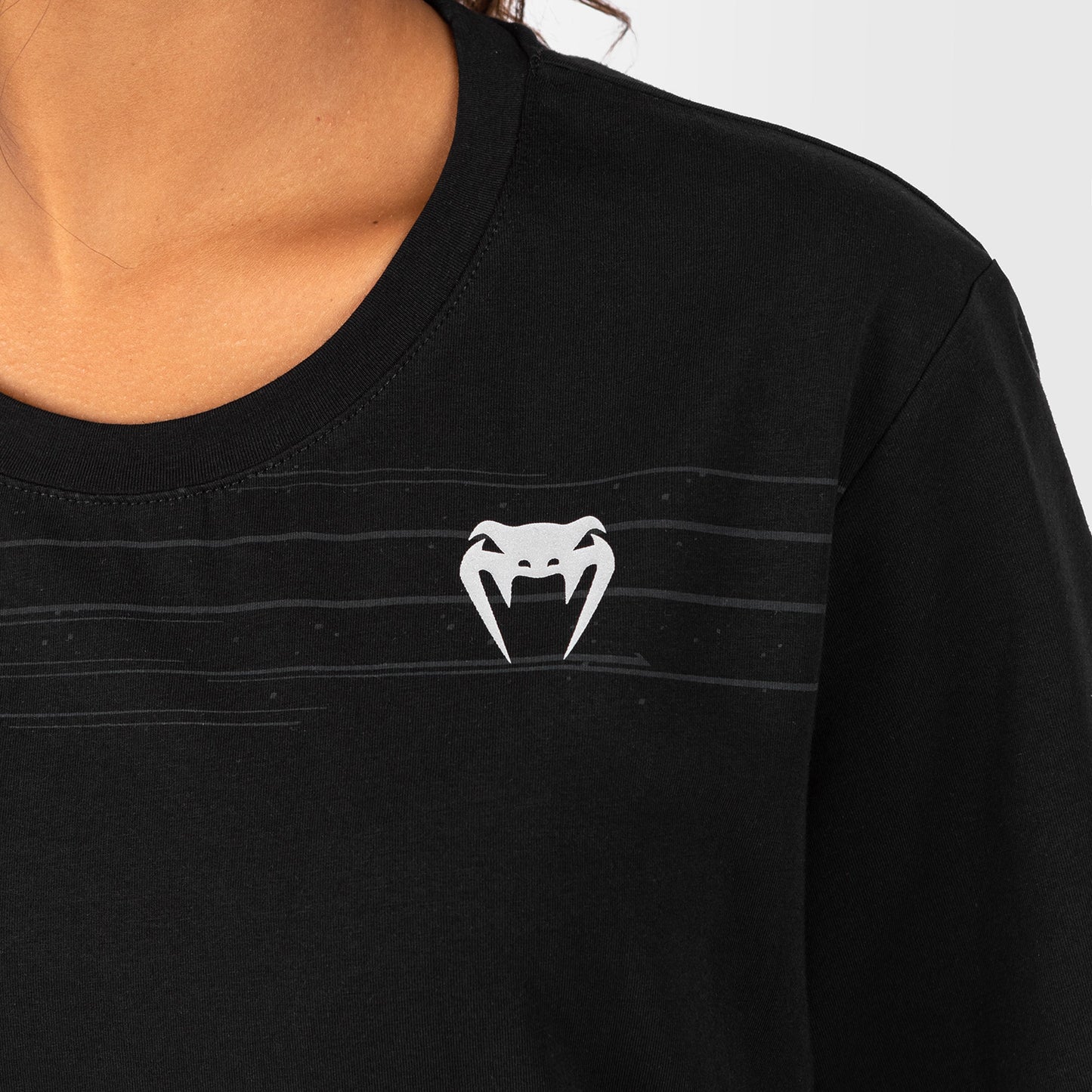 UFC Venum Performance Institute 2.0 女性用Tシャツ - ブラック/レッド