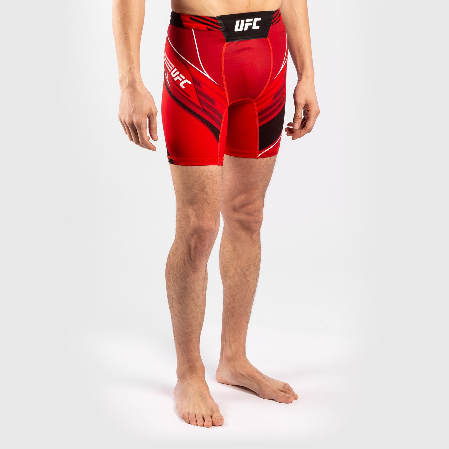 UFC VENUM本格的なファイトナイトメンズ バーリトゥードショート-ショートフィット -  赤