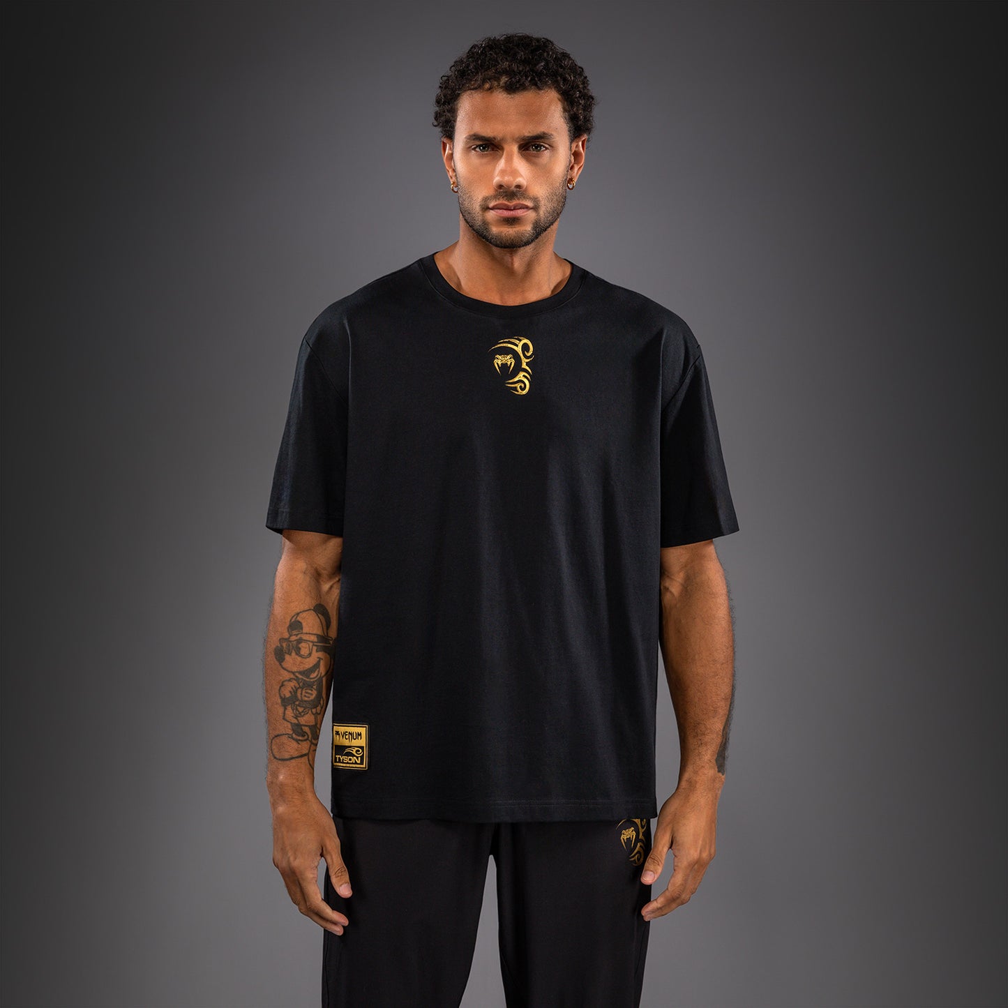 Venum x Mike Tyson Tiger Tシャツ - ブラック/ゴールド