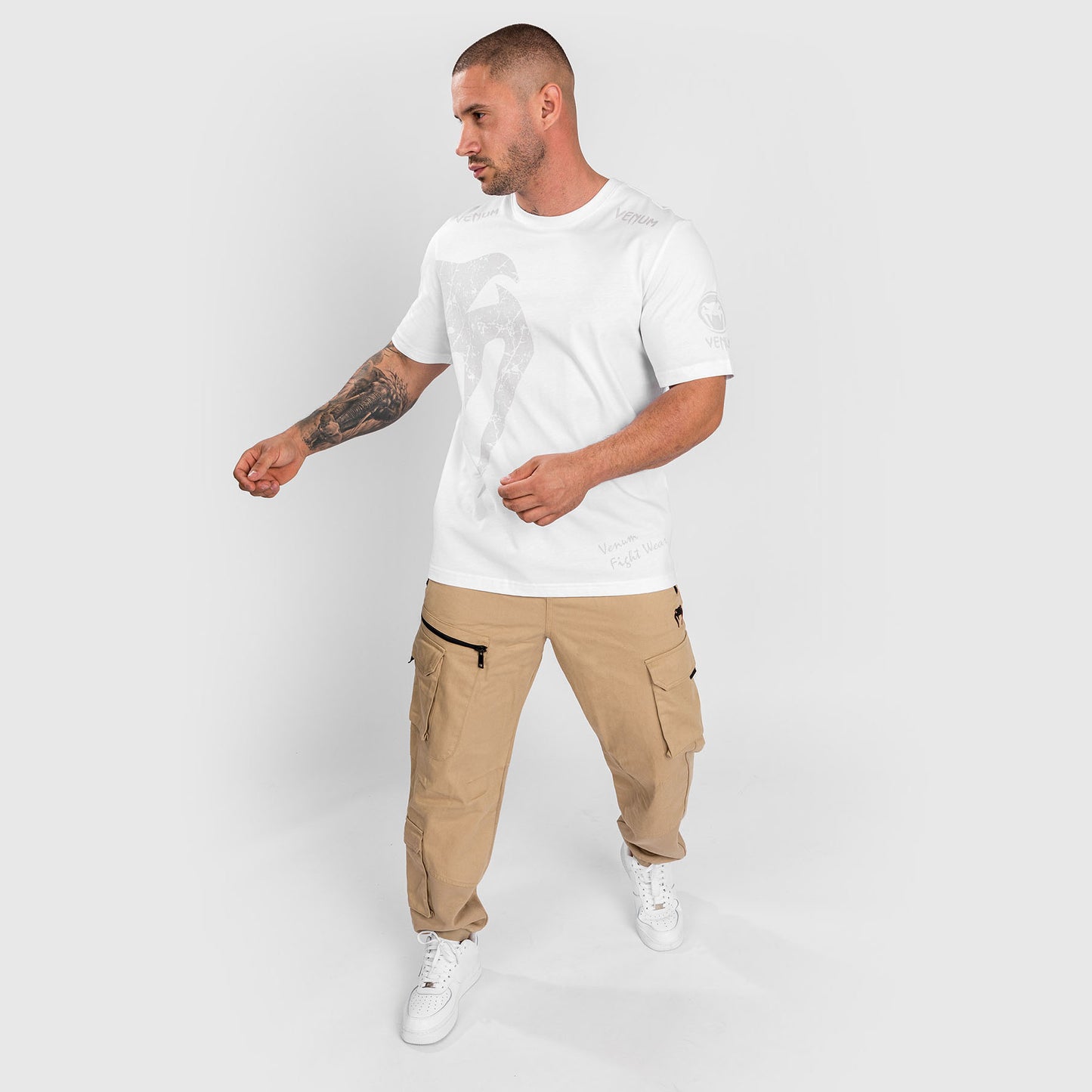 Venum Giant Tシャツ レギュラーフィット - ホワイト