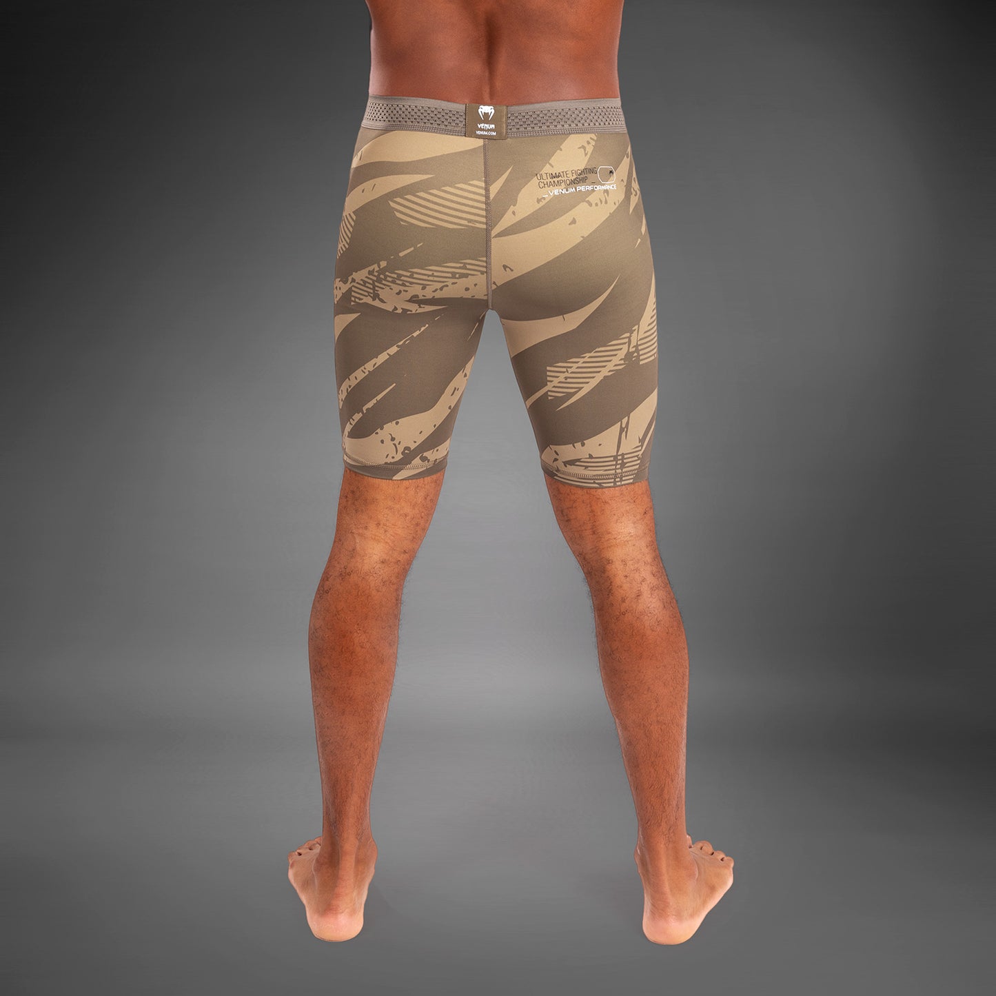 UFC Adrenaline By Venum Fight Week メンズベールチュドショート - Desert Camo