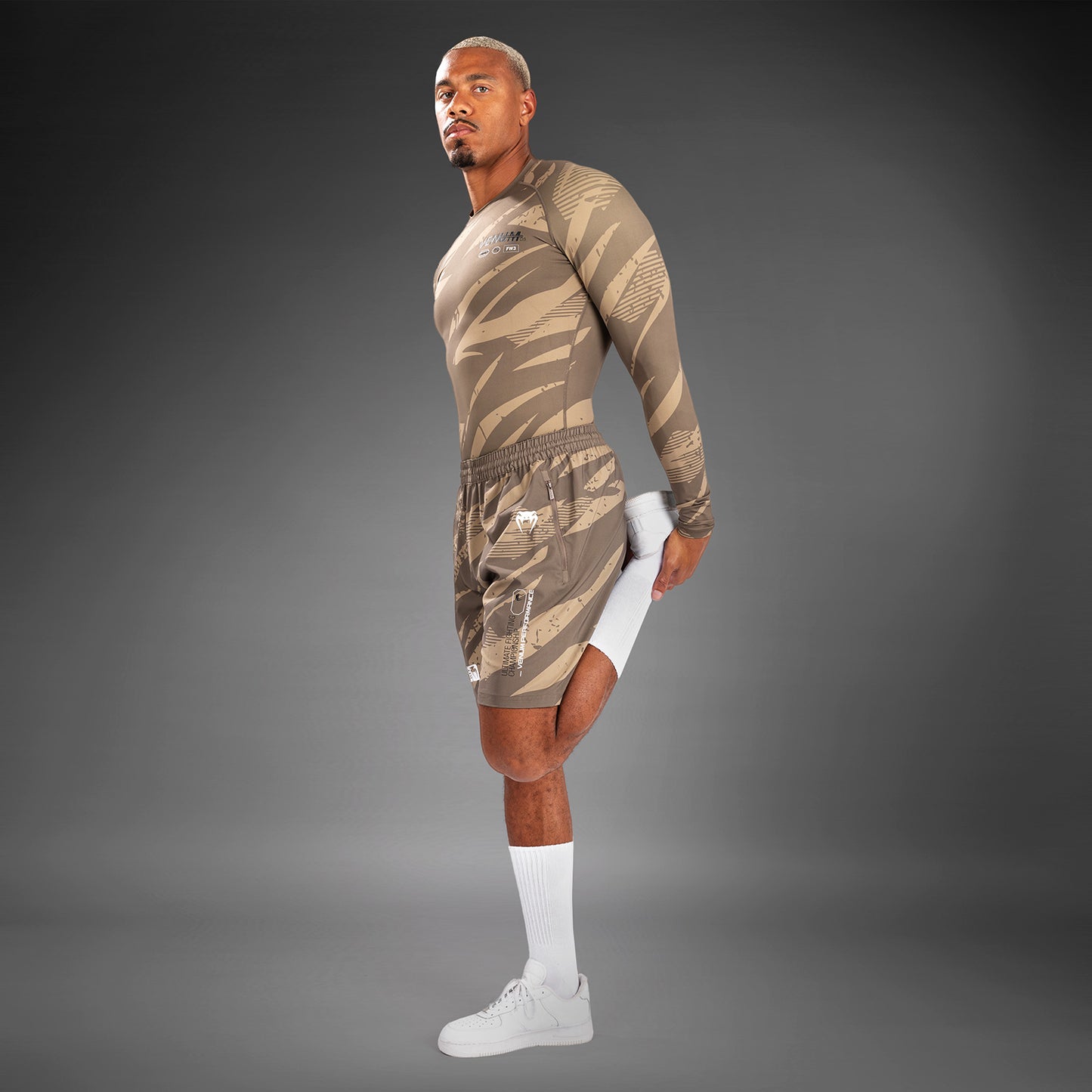 UFC Adrenaline By Venum Fight Week Performance メンズショーツ - Desert Camo