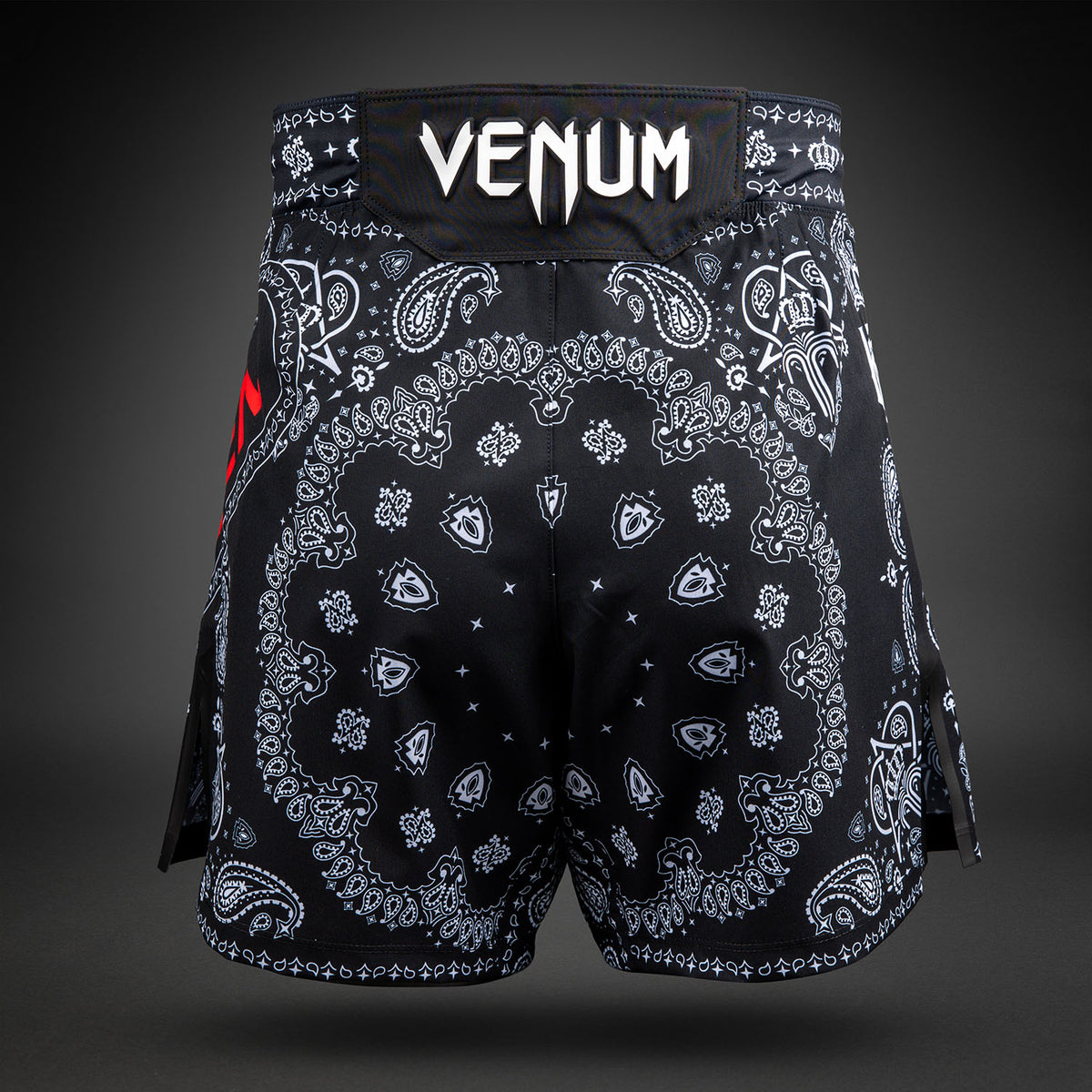 Venum UFC Unrivaled by Venum メンズ King Green ショートフィット ファイトショーツ – ブラック