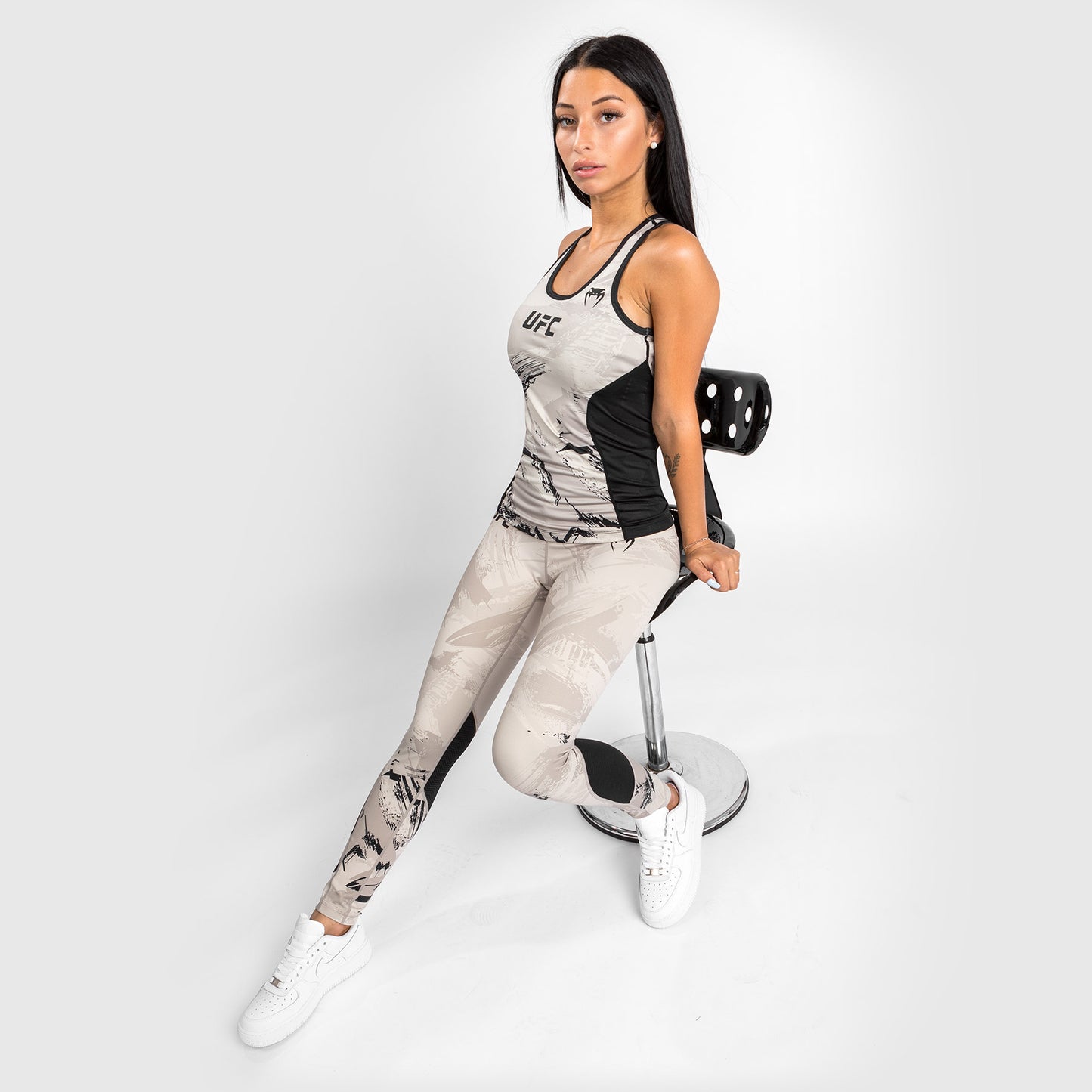 UFC Venum オーセンティックファイトウィーク2.0ドライテックタンクトップ - 女性用 - サンド