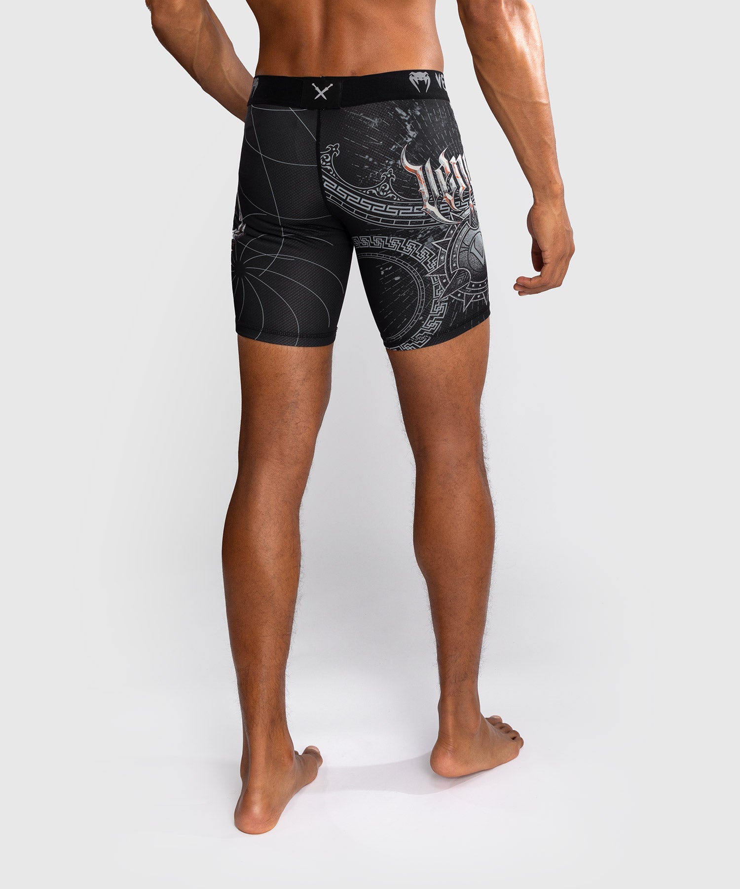 Venum Gladiator 5.0 ショーツ - ブラック/シルバー – Venum 日本