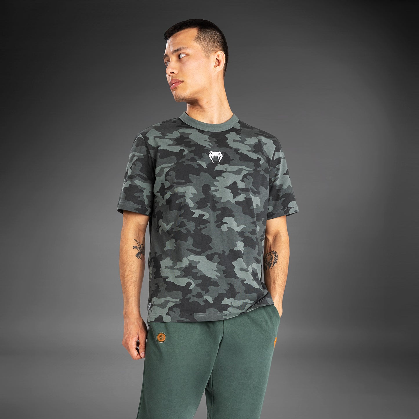 Venum Vortex XL Men's T–Shirt - カーキカモ
