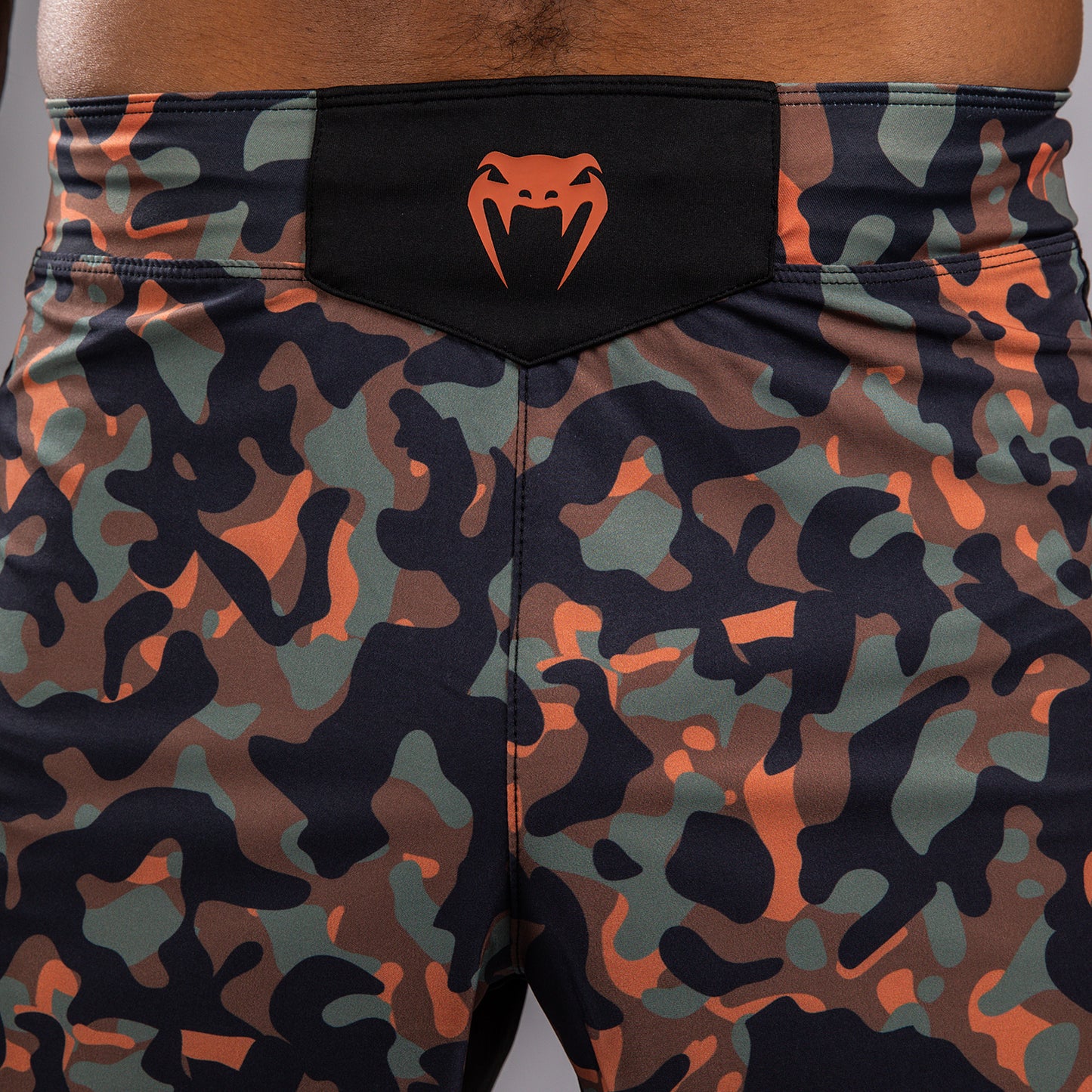 Venum Jungle Ops メンズ・ファイトショーツ - キャニオンカモ