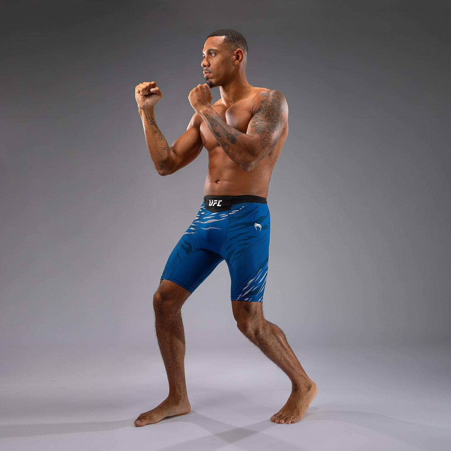 UFC Fusion by Venum Authentic Fight Night ヴァレトゥードショーツ（男性用） - ブルー