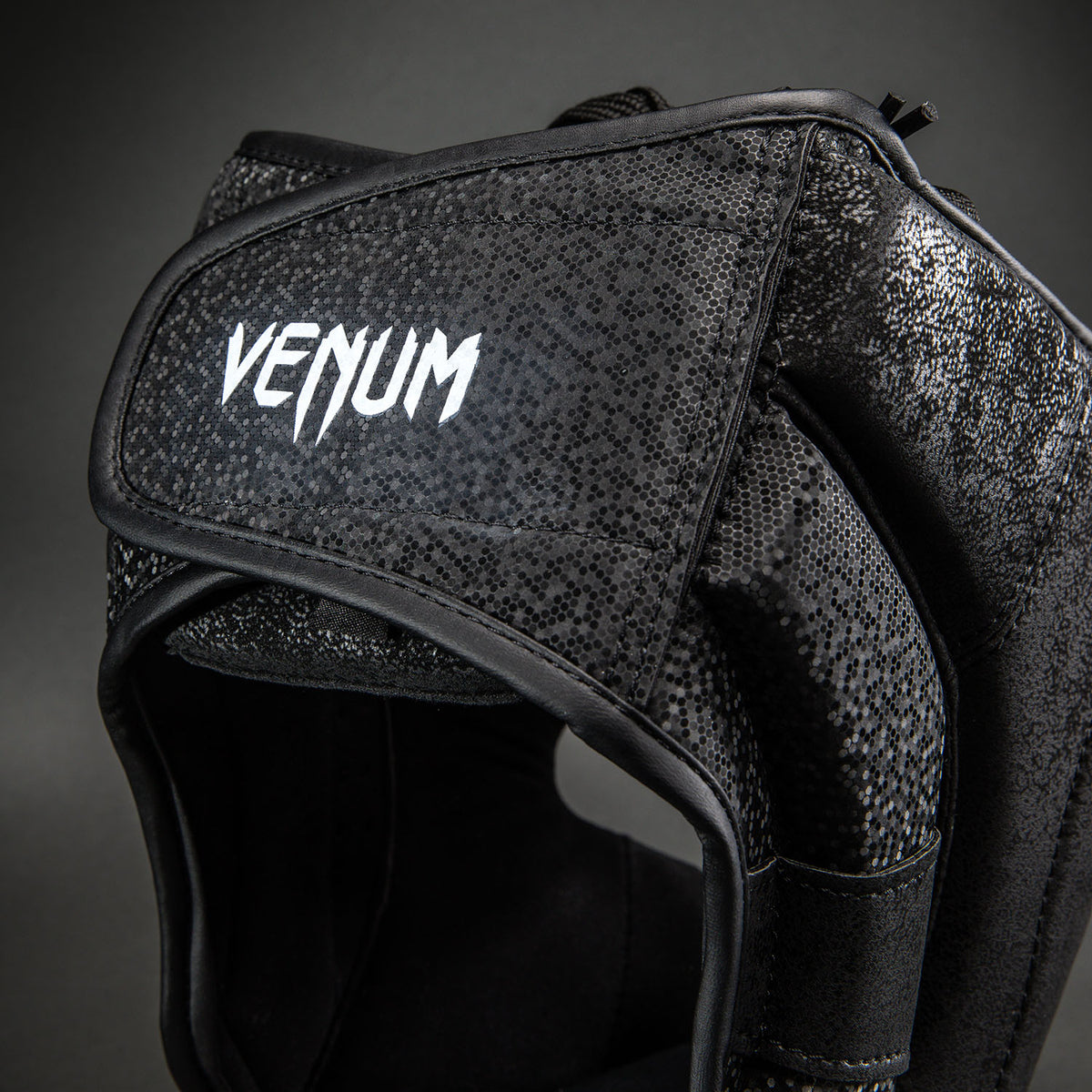 Venum Stone 2.0 ヘッドギア – ブラック
