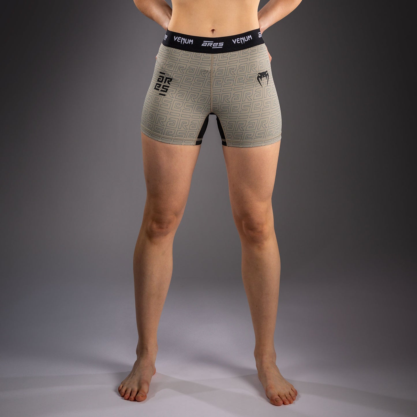 Venum x Ares 2.0 レディース トレーニングショーツ – サンド