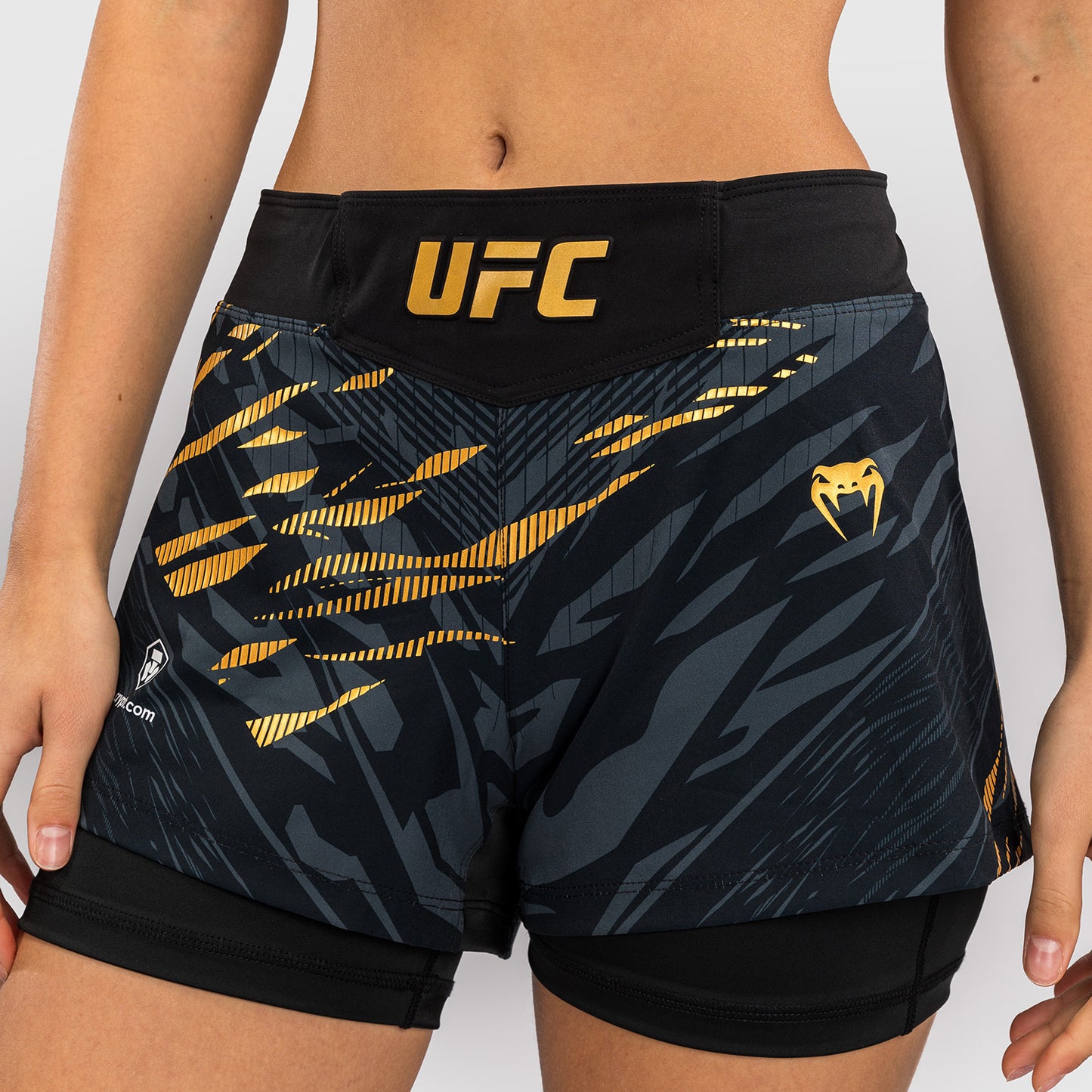 UFC Fusion by Venum Authentic Fight Night レスリングショーツ（女性用） - チャンピオン