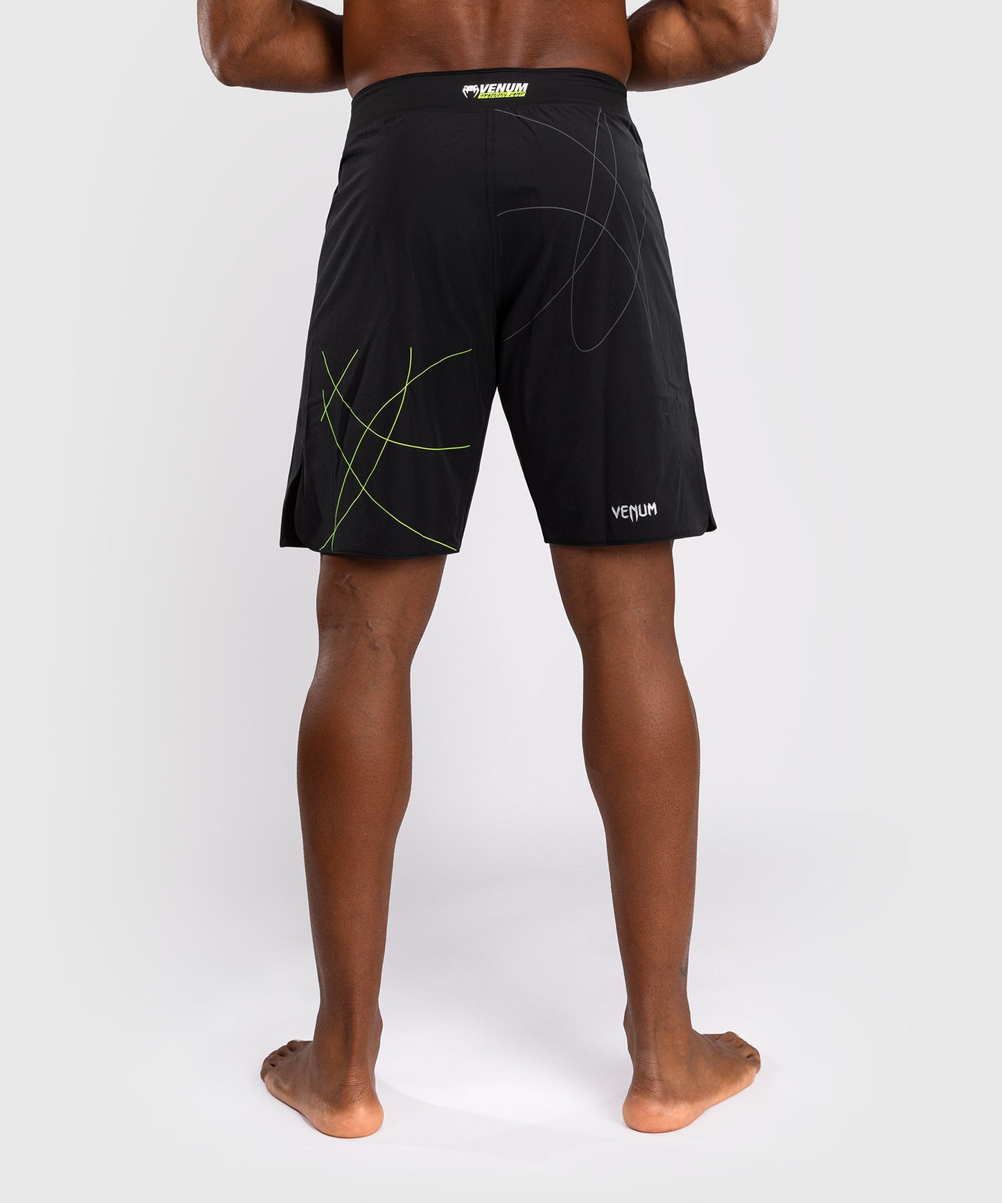 Venum Training Camp 4.0 メンズ・ファイトショーツ - ブラック／ネオングリーン