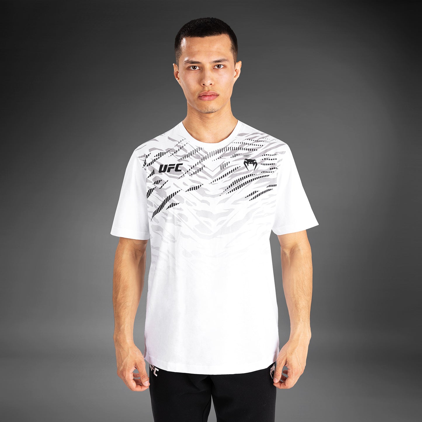 UFC Fusion by Venum Replica ショートスリーブTシャツ（男性用） - ホワイト