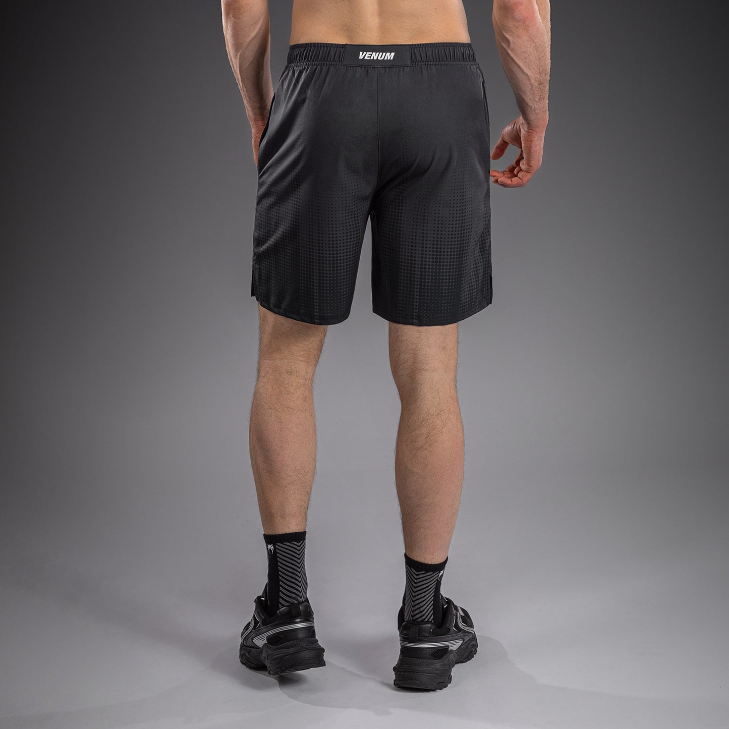 Venum Stealth トレーニングショーツ – ブラック/ホワイト