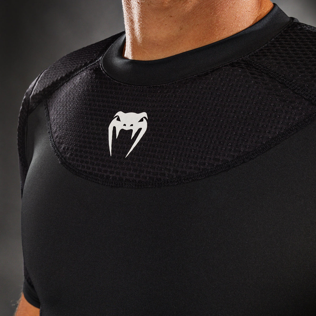 Venum MX Basics プロテクションTシャツ - ブラック/ホワイト